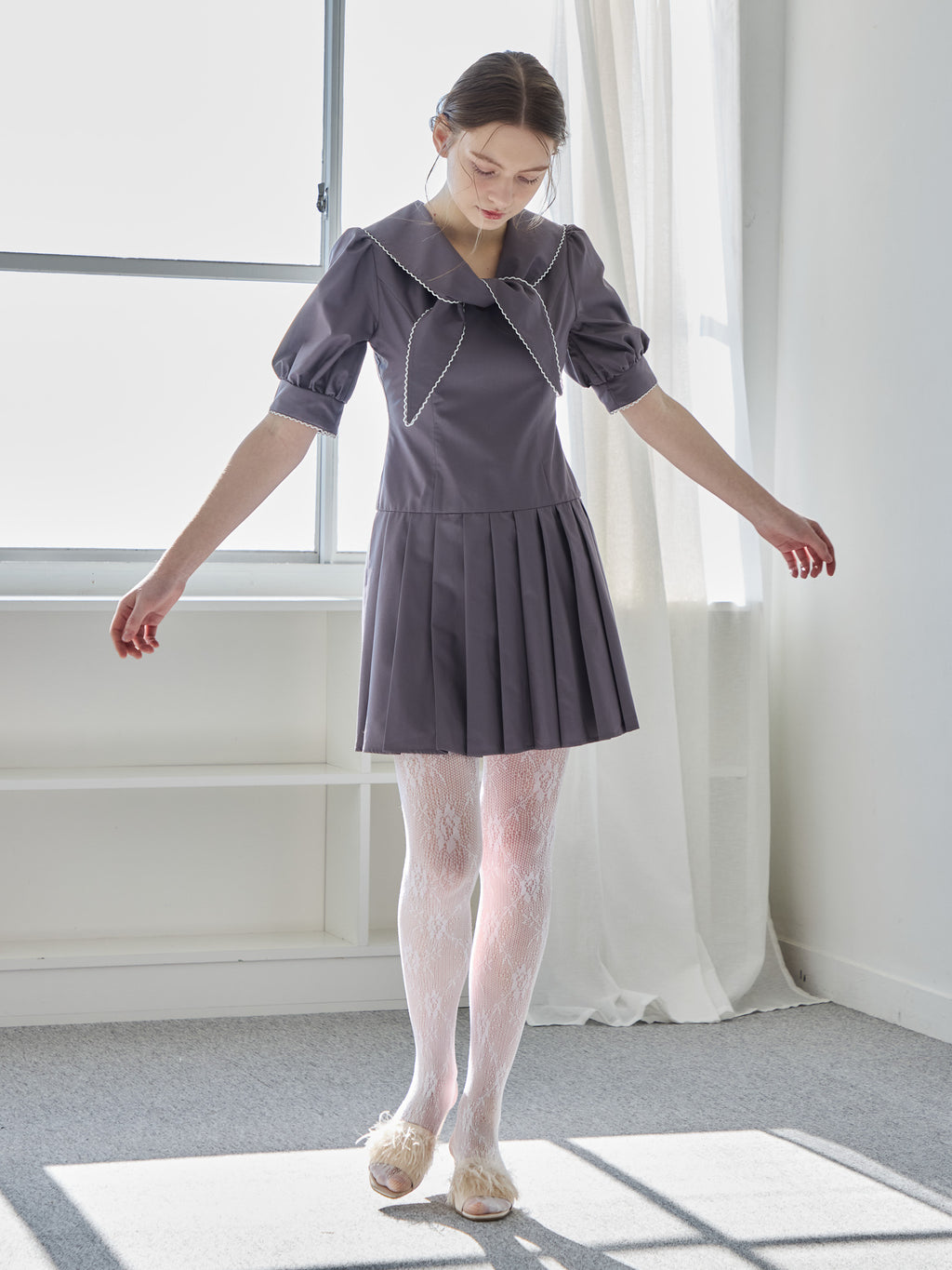 Low waist pleated mini dress グレー size:M model:171cm ANIUTA