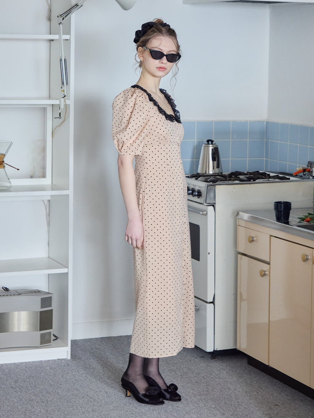 Decollete lace dress ベージュ size:M model:171cm ANIUTA