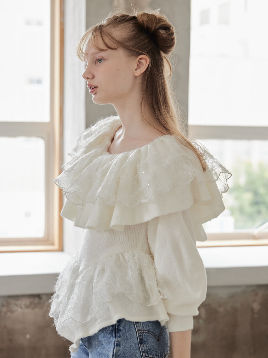 Shiny lace frill knit top ホワイト size:M model:173cm DASHA.G