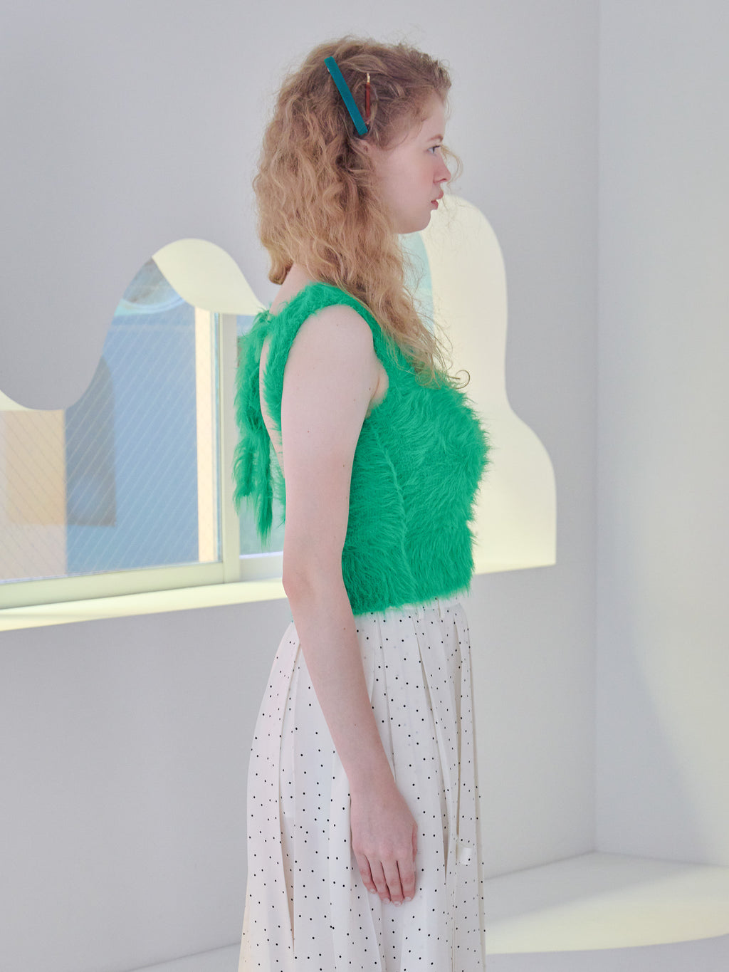 Back open shaggy knit tank top グリーン size:M model:173cm Olesia