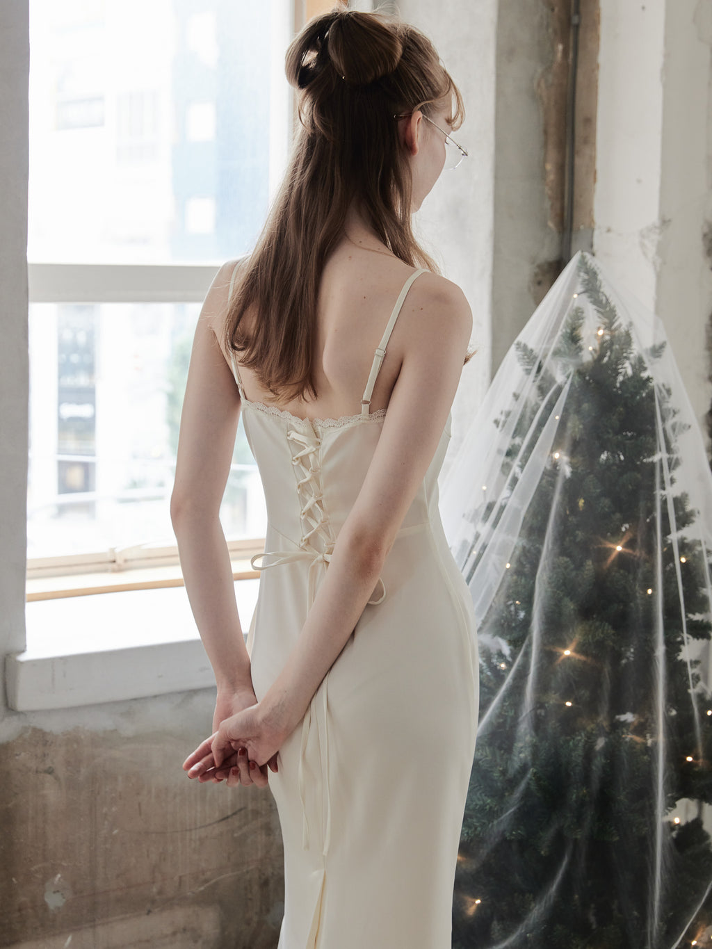 Ribbon embroidered satin cami dress アイボリー size:M model:173cm DASHA.G