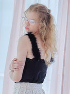 Fur shoulder satin camisole ブラック size:M model:173cm Olesia