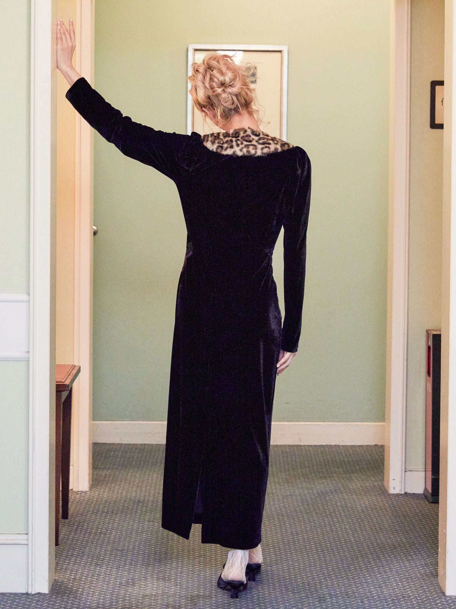 Ribbon embroidered velour dress & tippet ブラック size:M model:163cm MINAMI