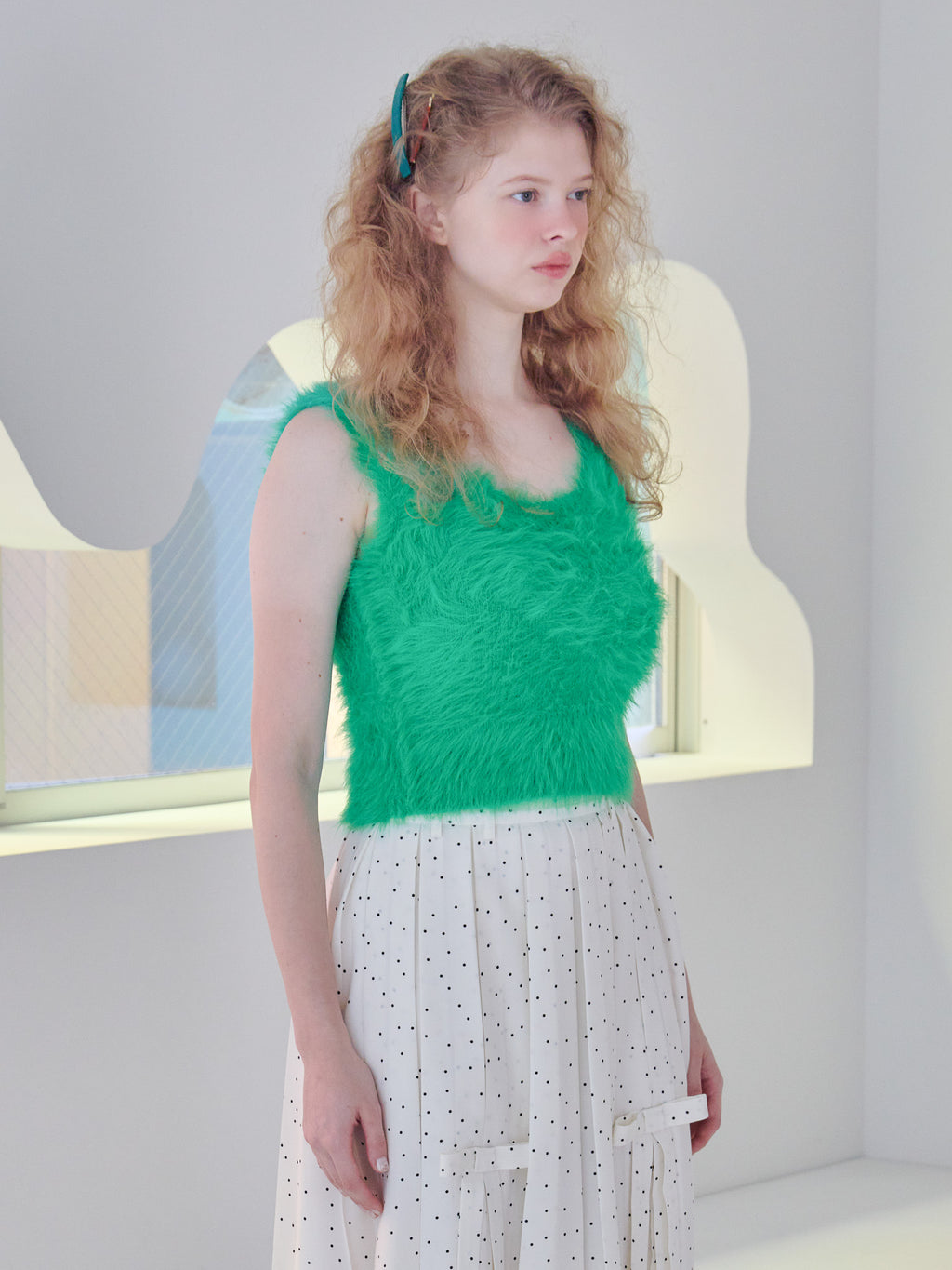 Back open shaggy knit tank top グリーン size:M model:173cm Olesia