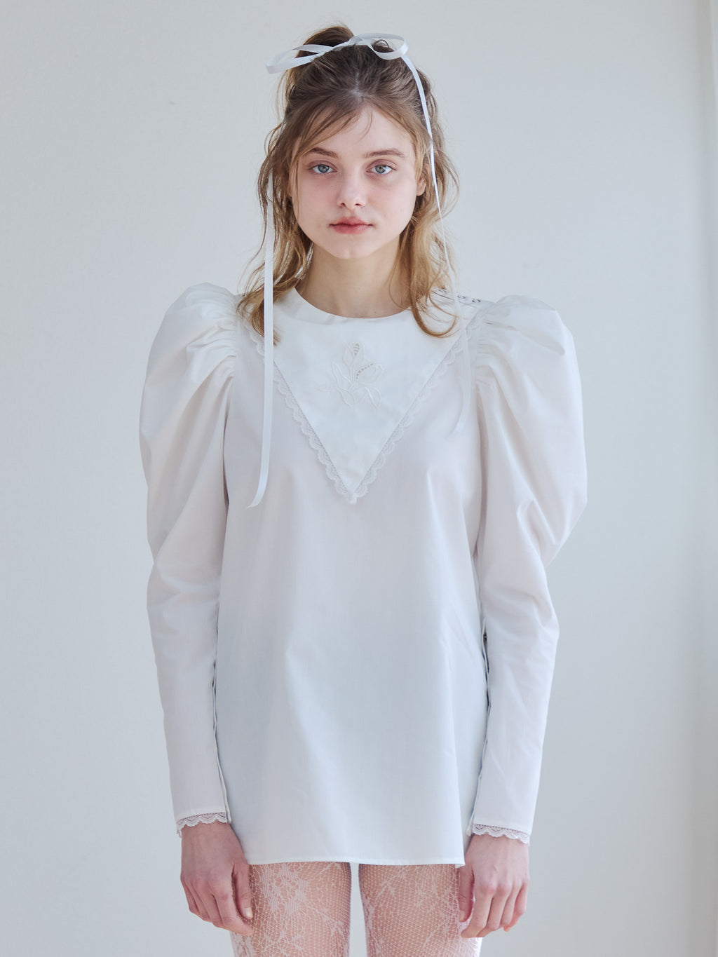 Tulip embroidered volume sleeve blouse ホワイト size:M model:174cm KATERYNA