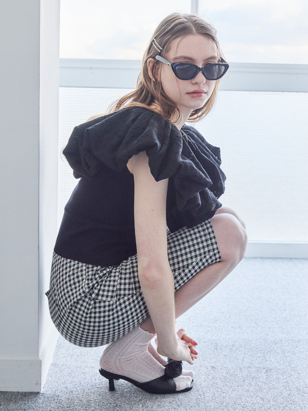 Embroidered balloon collar knit top ブラック size:M model:171cm ANIUTA
