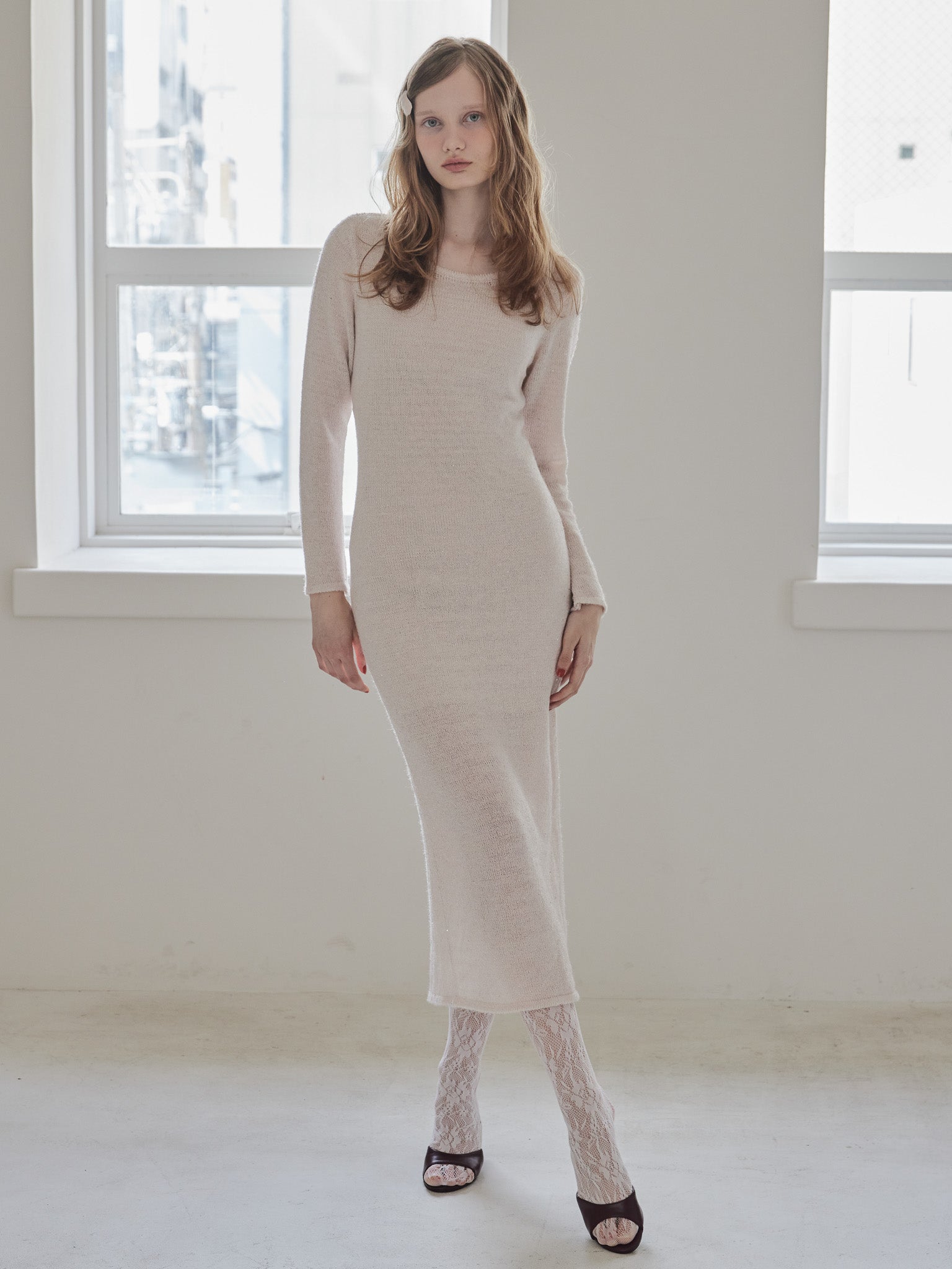 Back open shiny knit dress ピンク size:M model:173cm DASHA.G