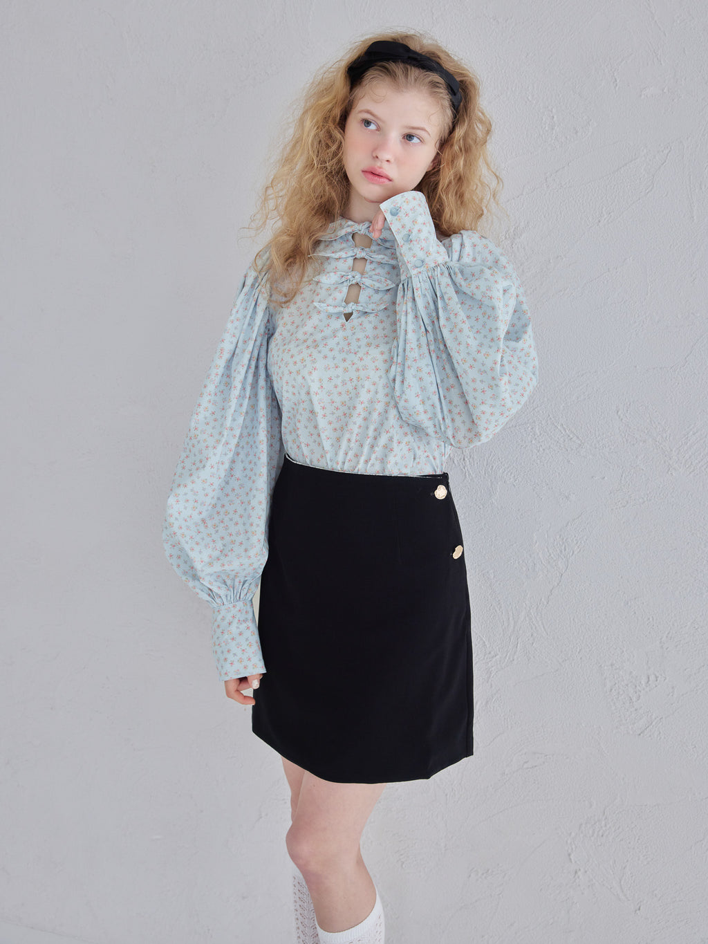 Many ribbon volume sleeve blouse ブルー size:M model:173cm Olesia