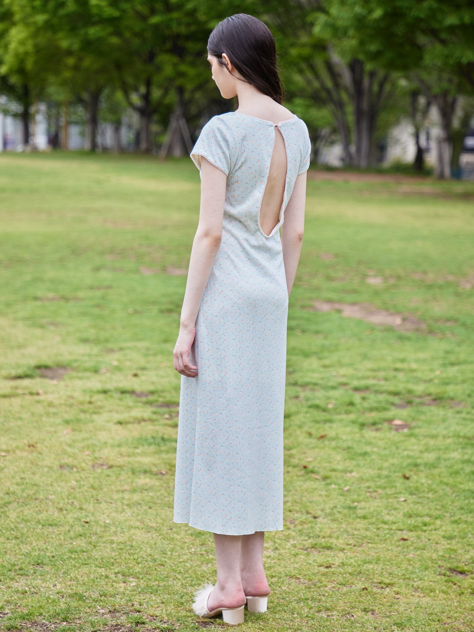 Back open print cut dress サックス size:M model:170cm ALICE