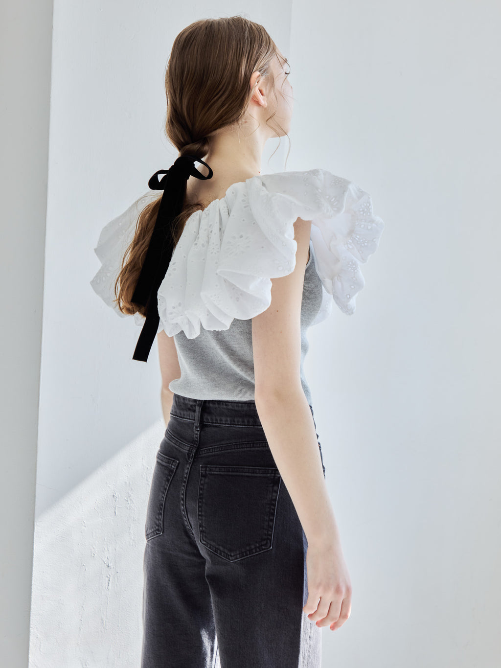 Embroidered balloon collar knit top グレー size:M model:171cm ANIUTA