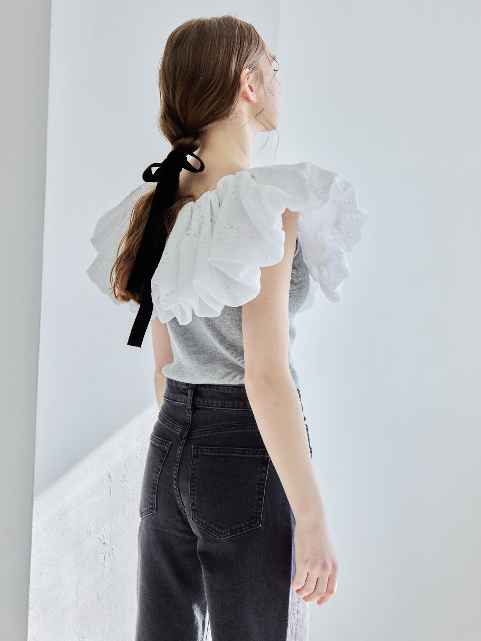 Embroidered balloon collar knit top グレー size:M model:171cm ANIUTA