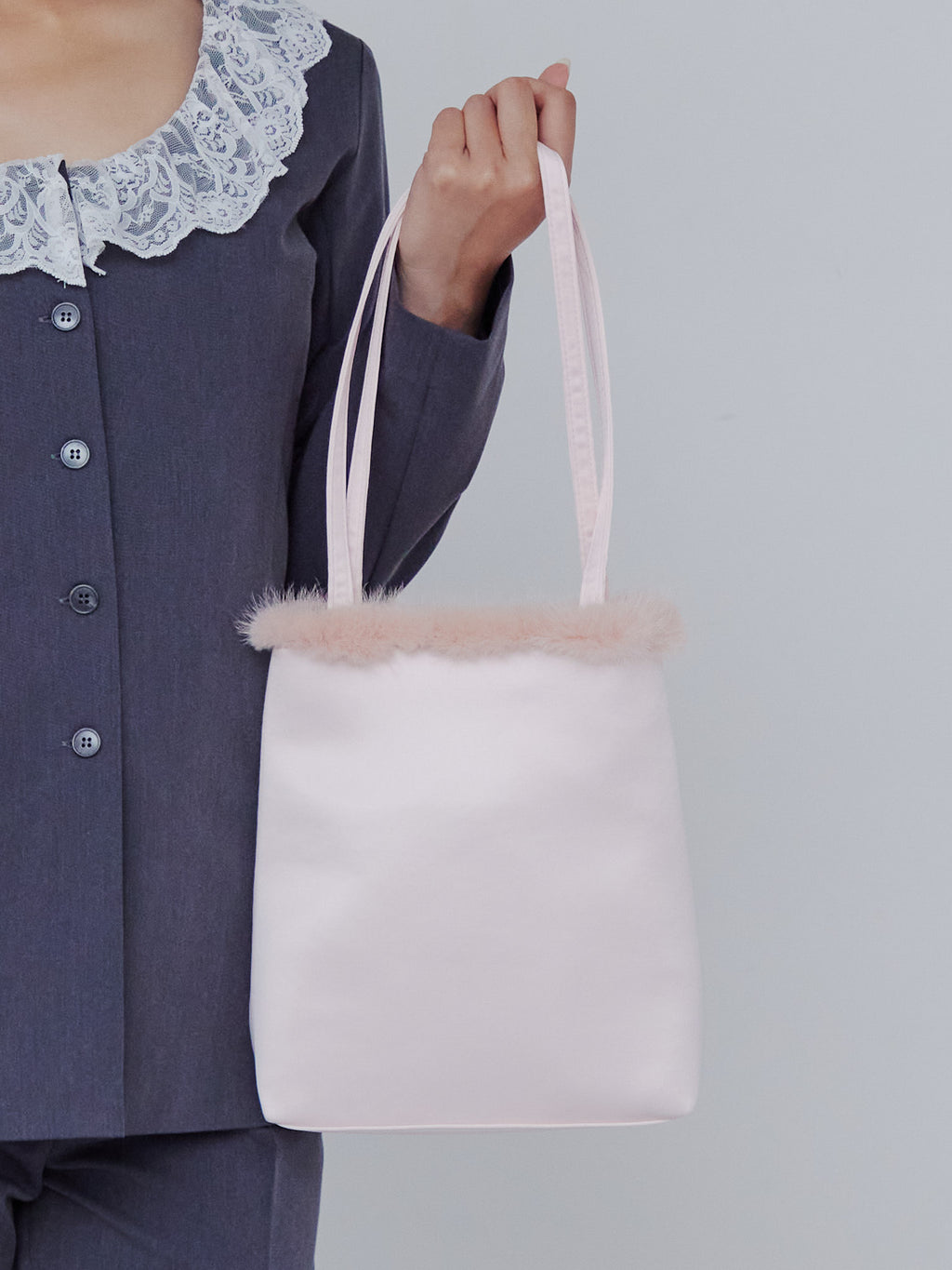 Fur satin bag ピンク size:M model:161cm 富樫かなえ