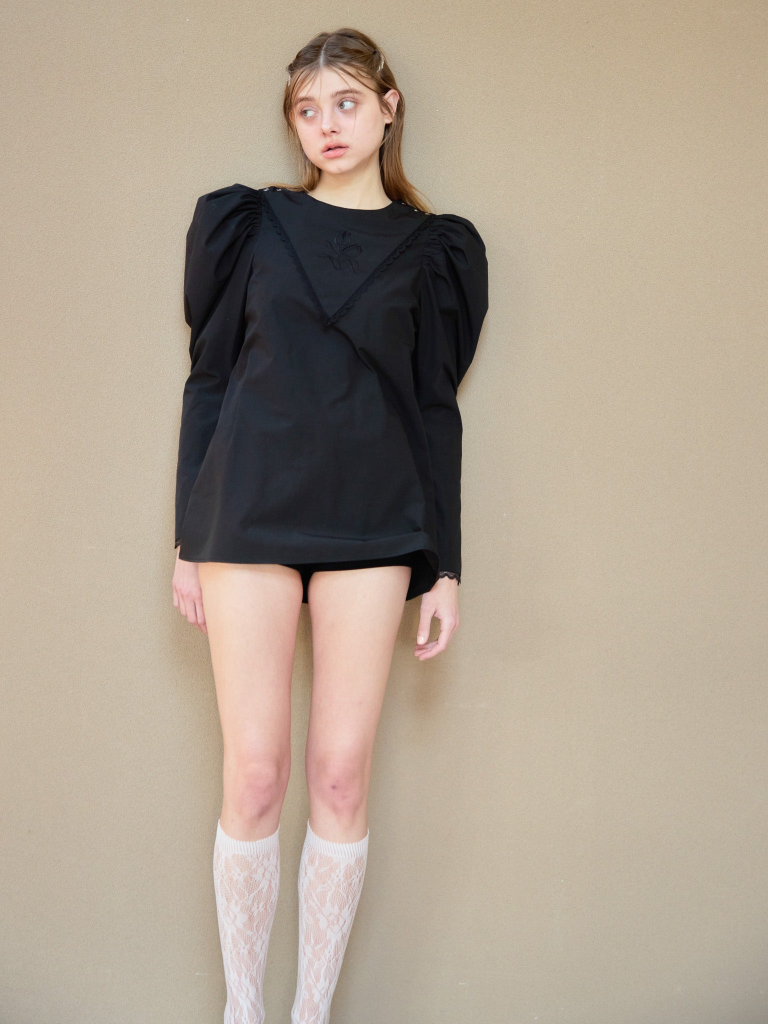 Tulip embroidered volume sleeve blouse ブラック size:M model:174cm KATERYNA