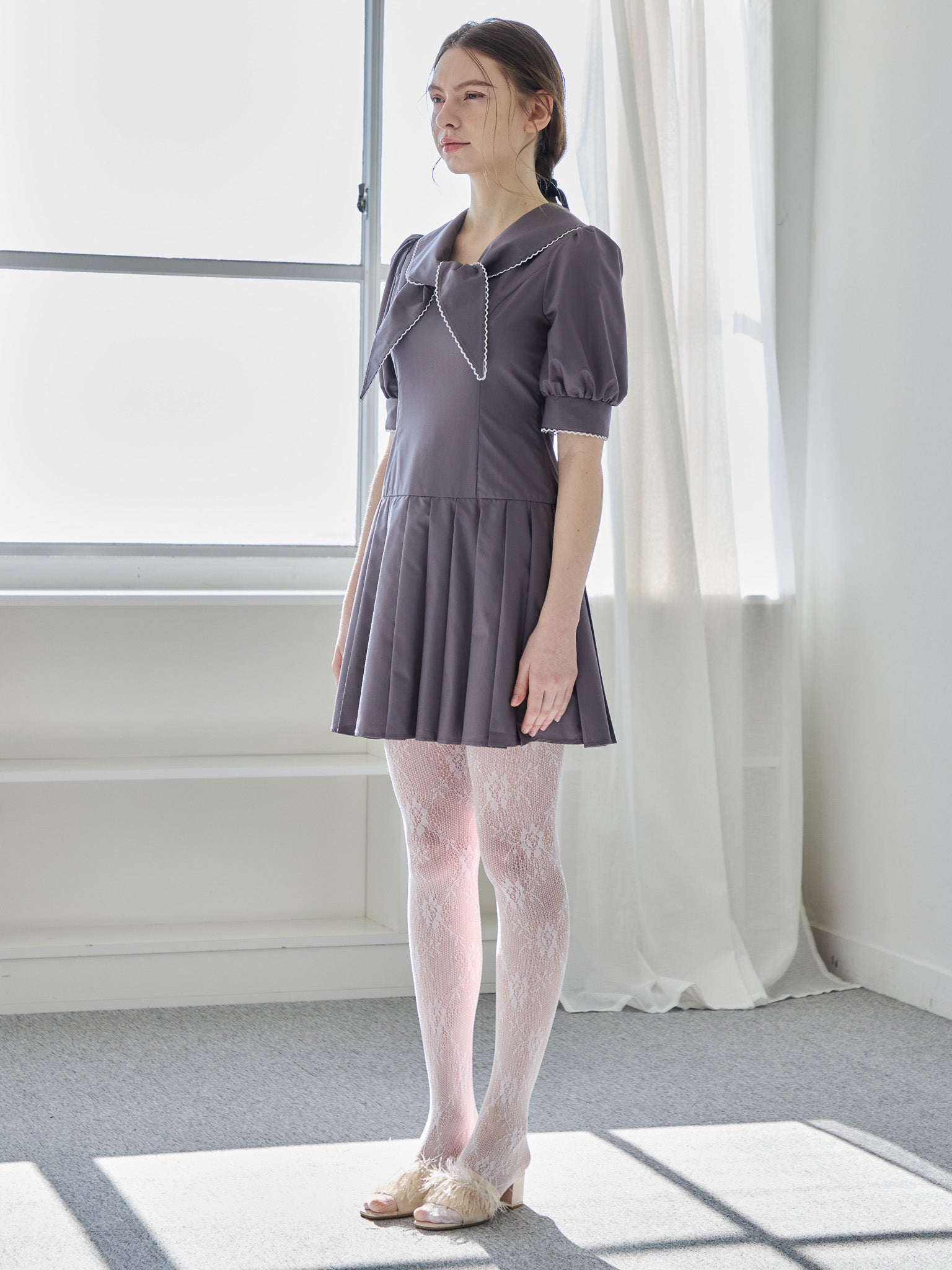 Low waist pleated mini dress グレー size:M model:171cm ANIUTA