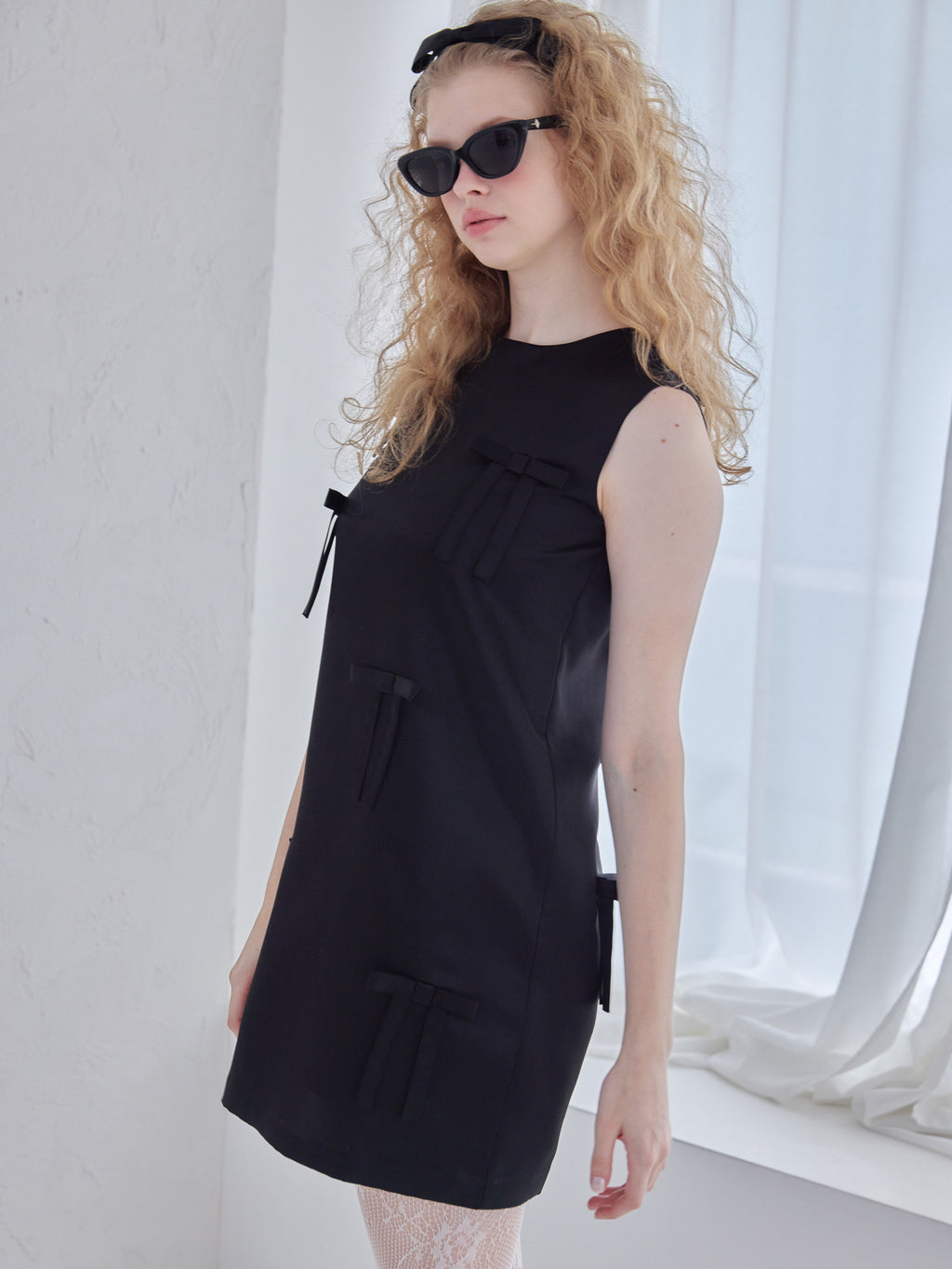 Many ribbon satin mini dress ブラック size:M model:173cm Olesia