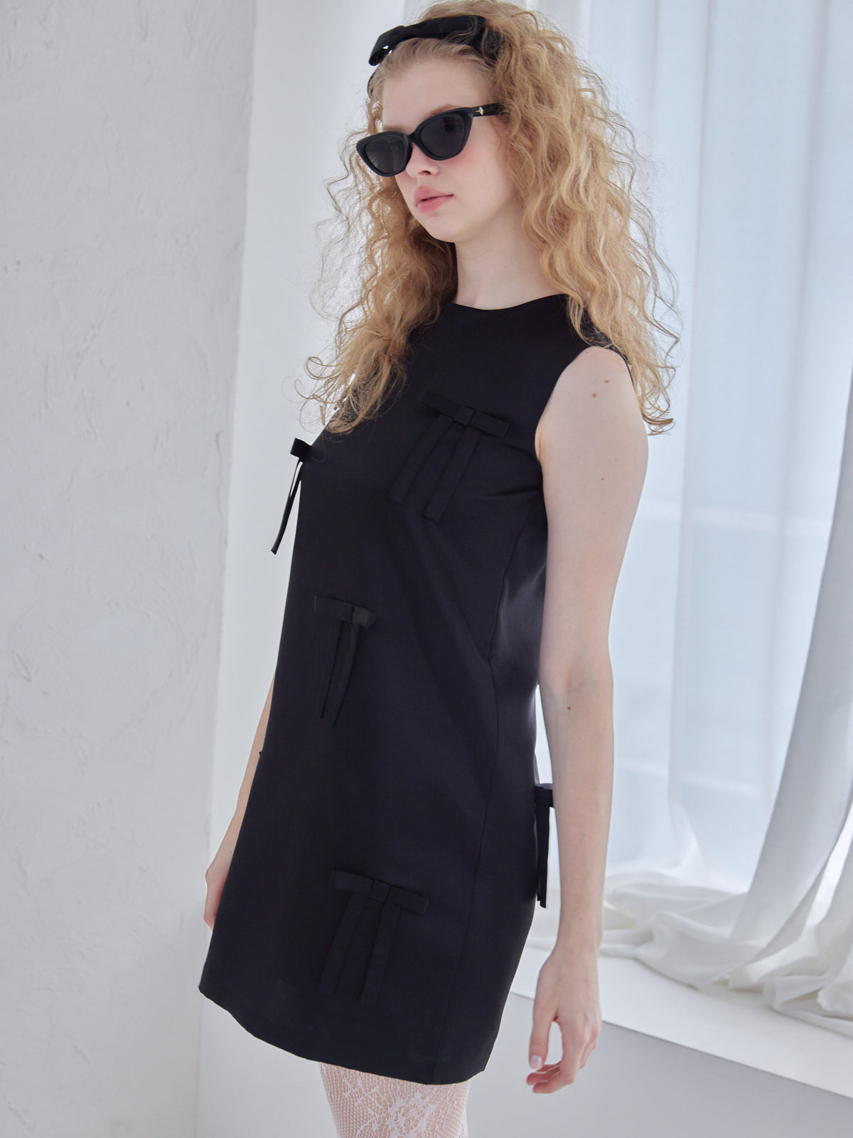 Many ribbon satin mini dress ブラック size:M model:173cm Olesia