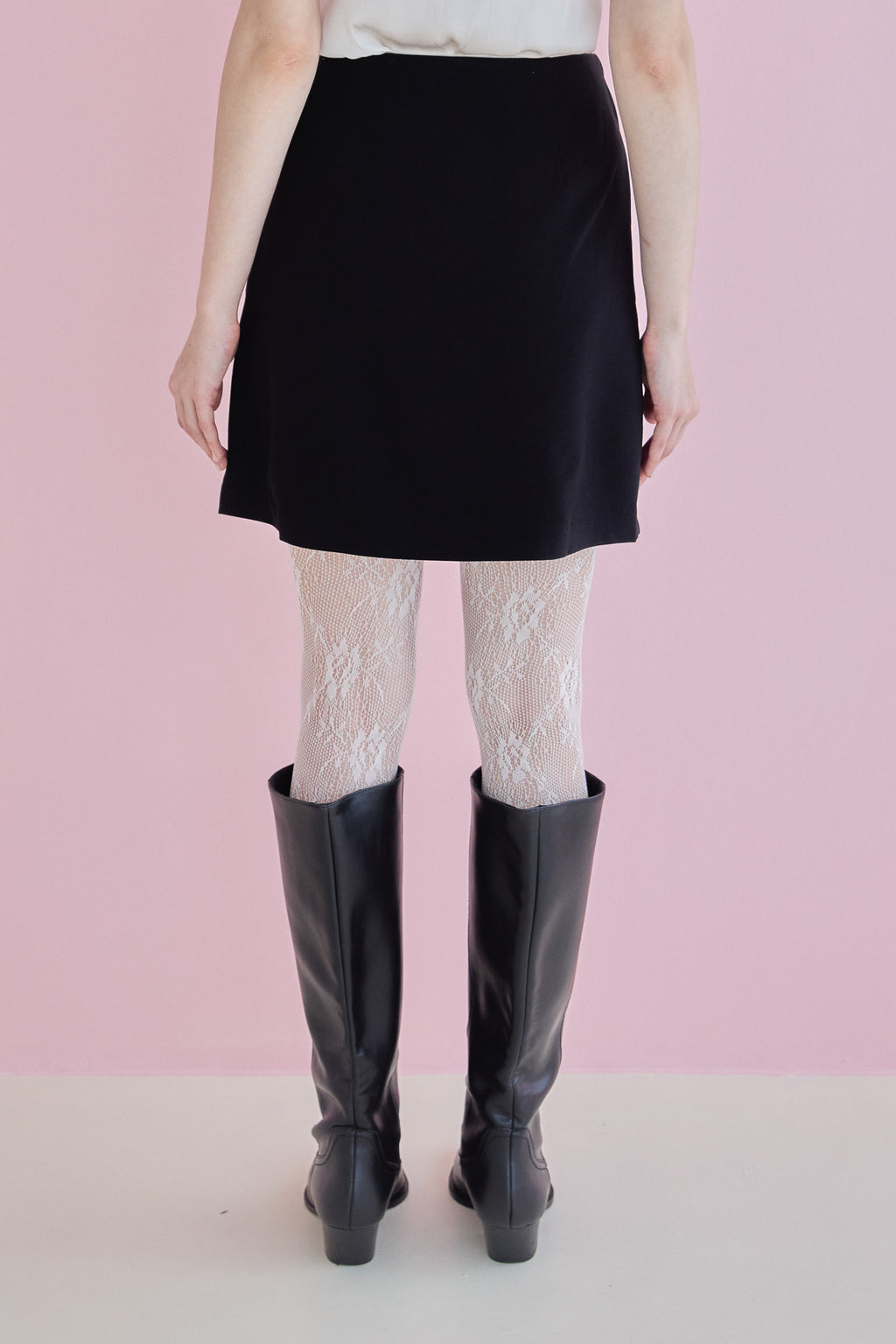 Lace lined mini skirt ブラック size:M model:173cm Olesia