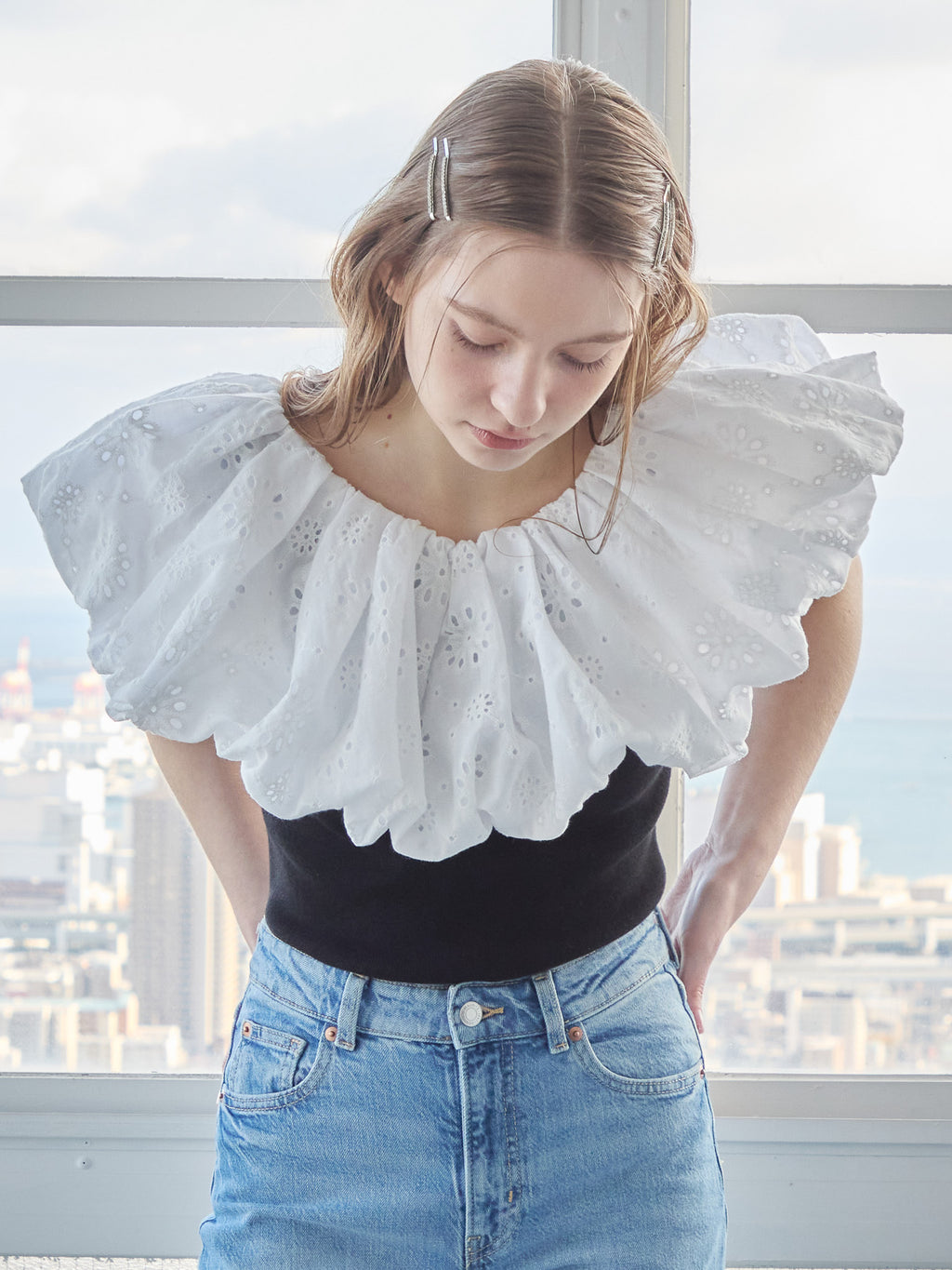 Embroidered balloon collar knit top ブラック×ホワイト size:M model:171cm ANIUTA