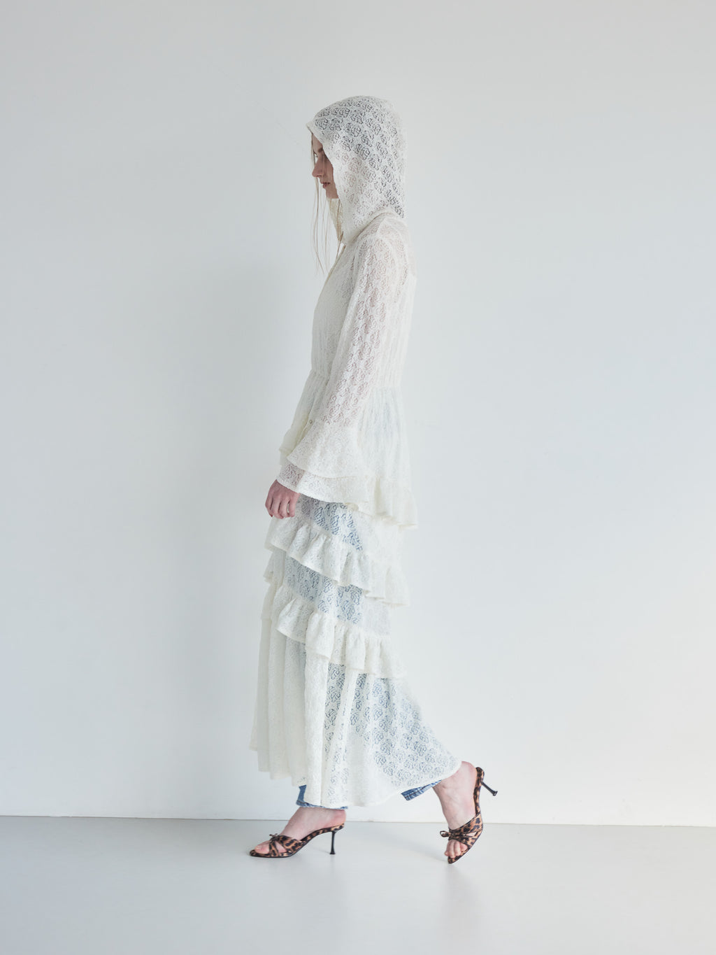 Hoodie race dress アイボリー size:M model:174cm LERA