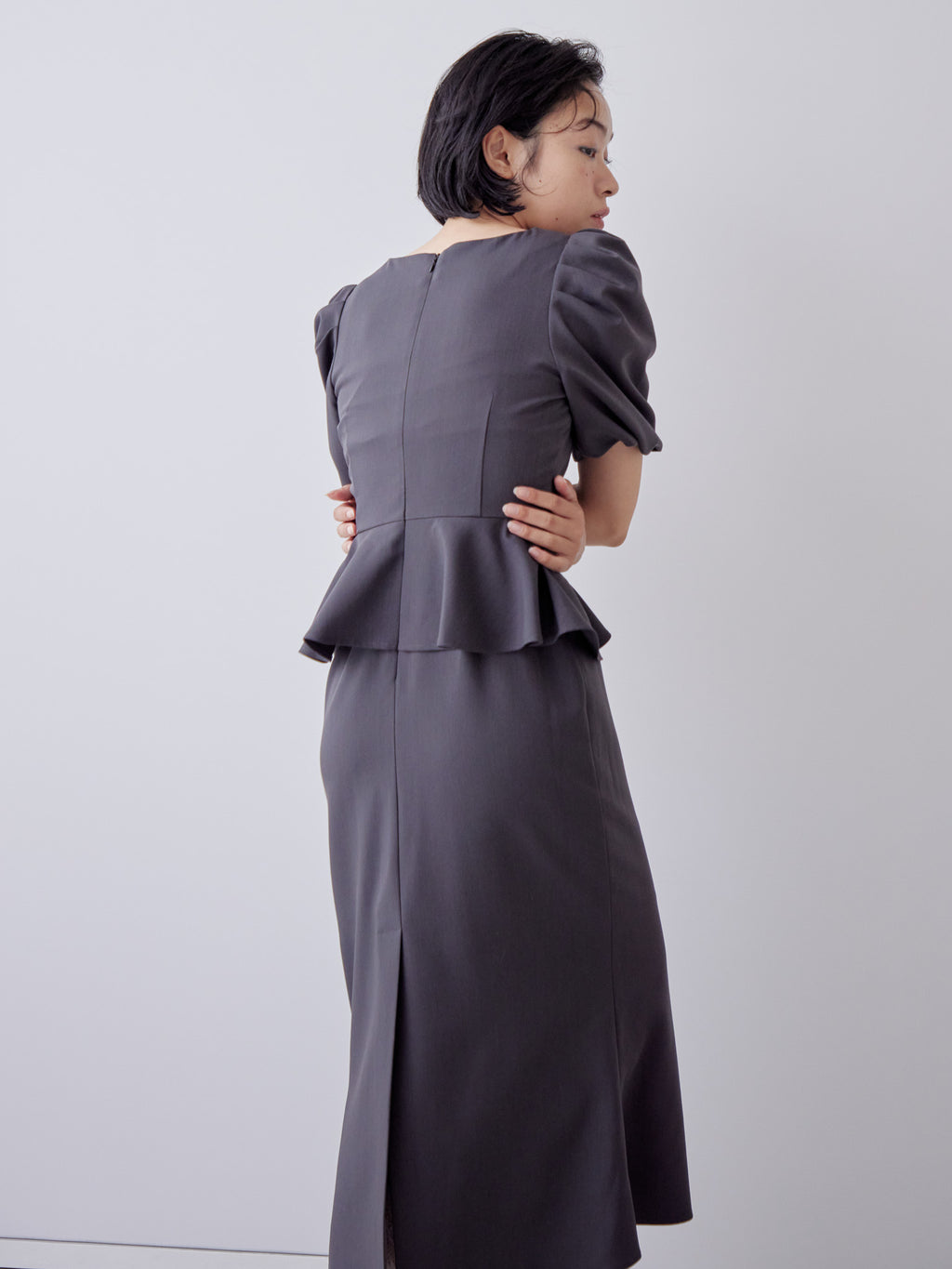 Sheer embroidered puff sleeve dress グレー size:M model:161cm 富樫かなえ