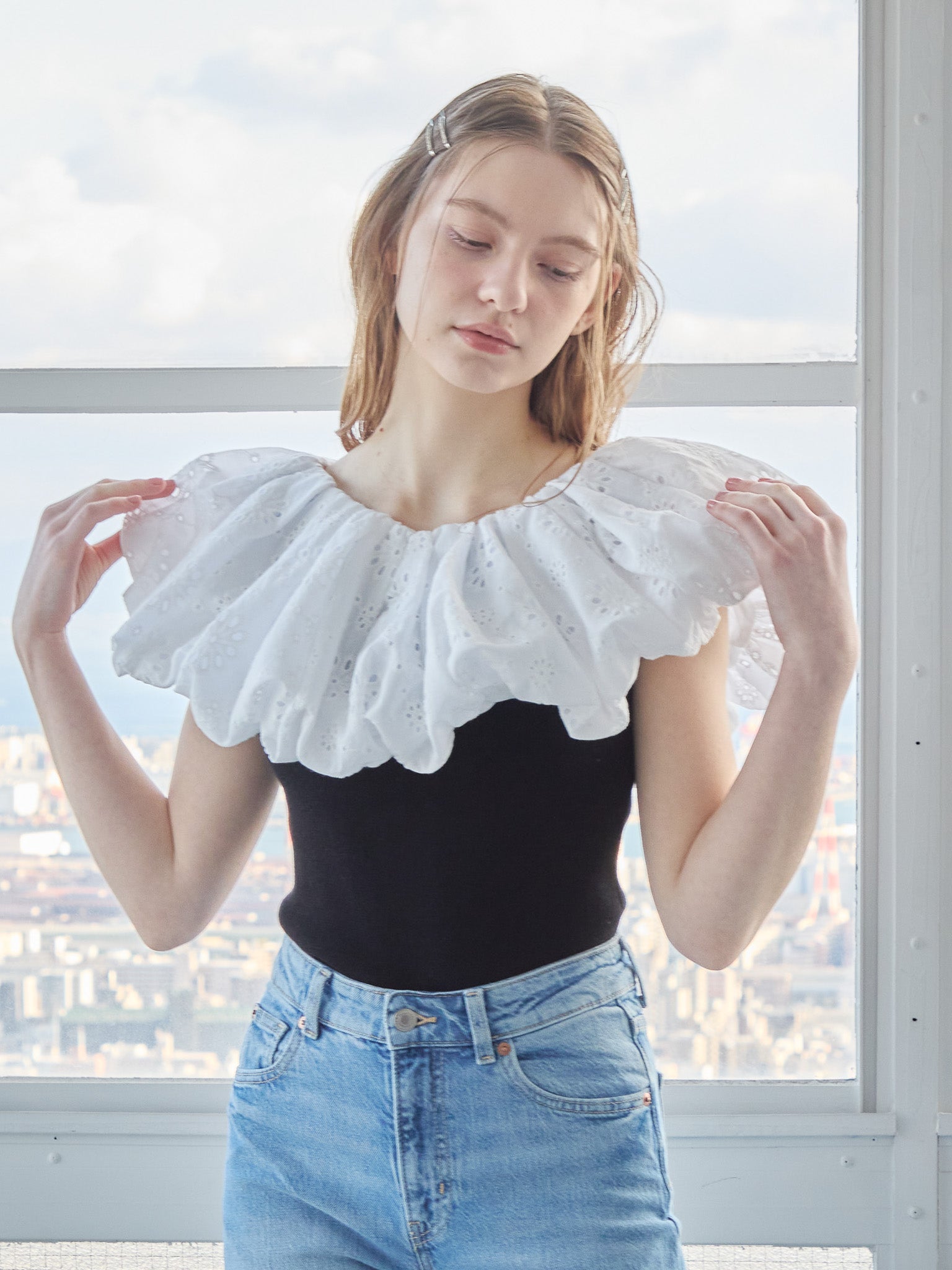 Embroidered balloon collar knit top ブラック×ホワイト size:M model:171cm ANIUTA