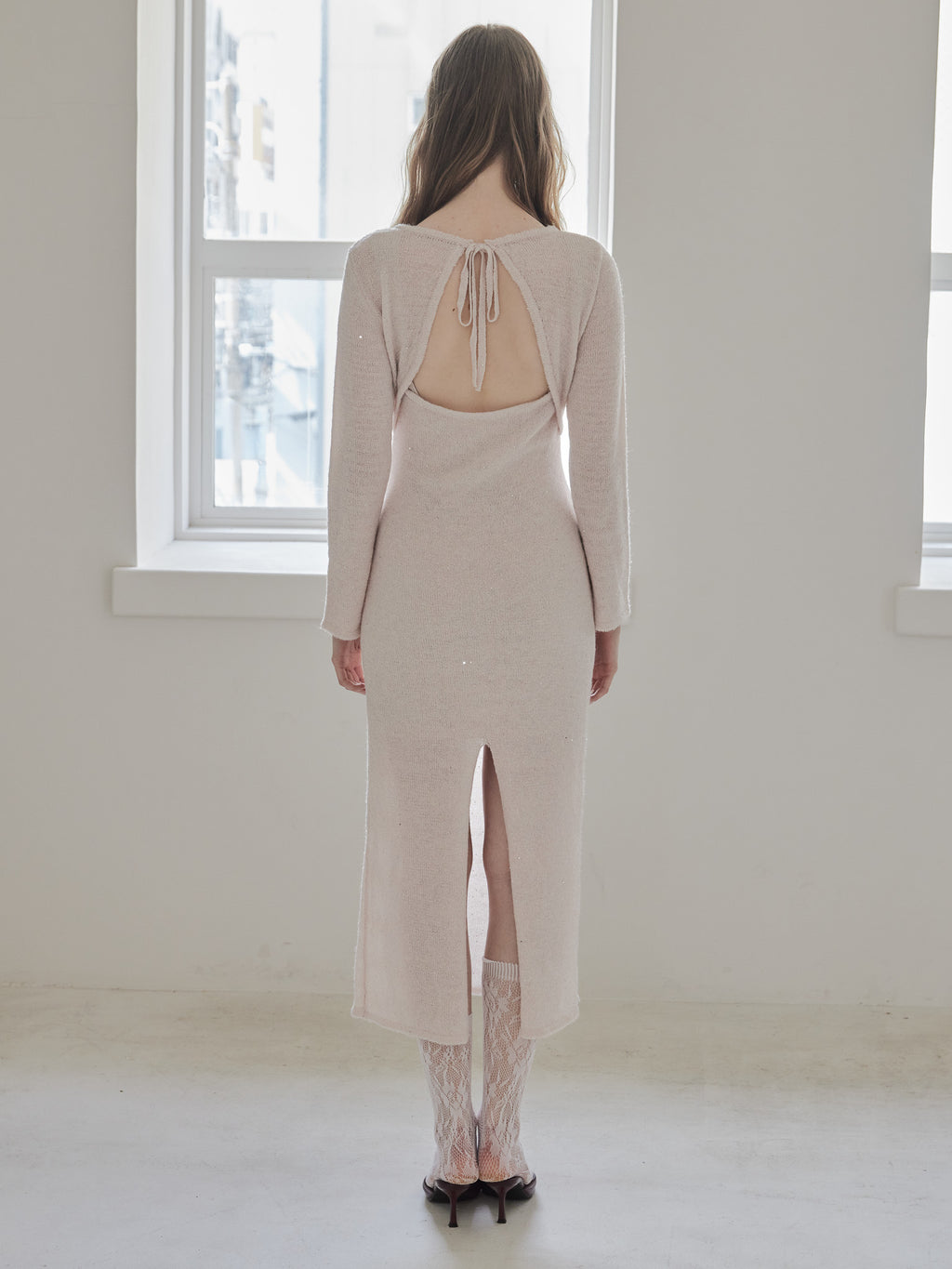Back open shiny knit dress ピンク size:M model:173cm DASHA.G