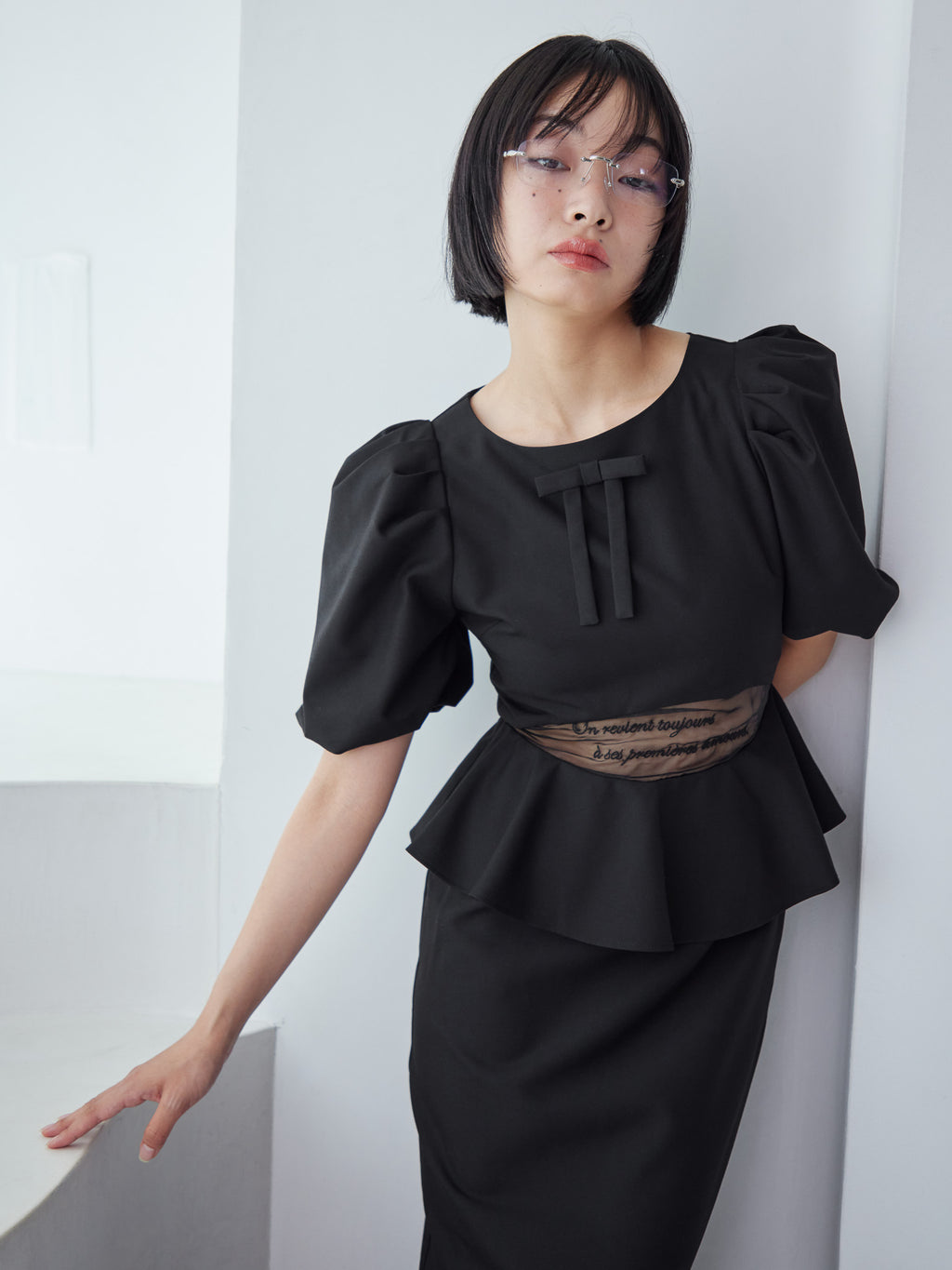 Sheer embroidered puff sleeve dress ブラック size:M model:161cm 富樫かなえ