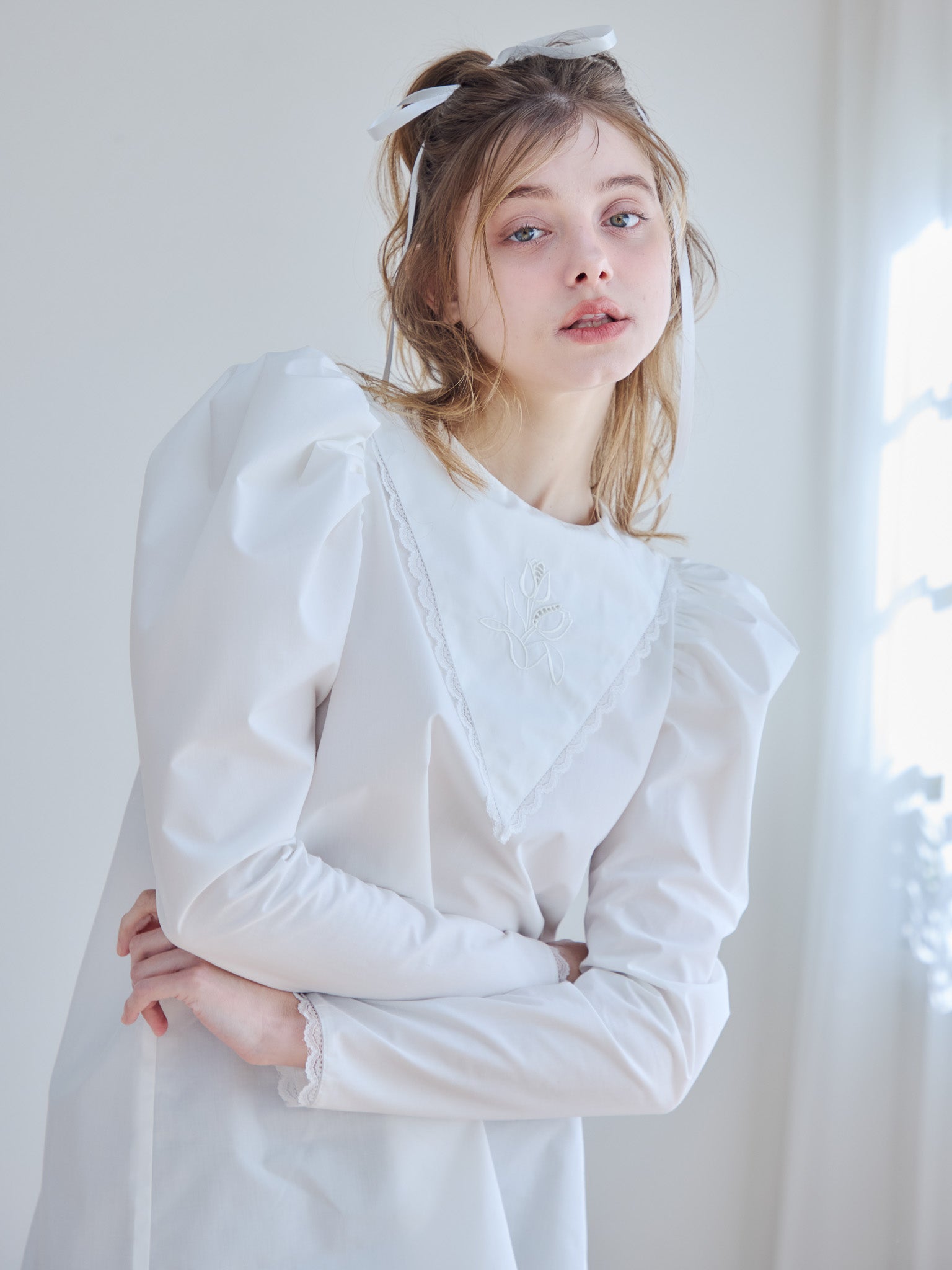 Tulip embroidered volume sleeve blouse ホワイト size:M model:174cm KATERYNA