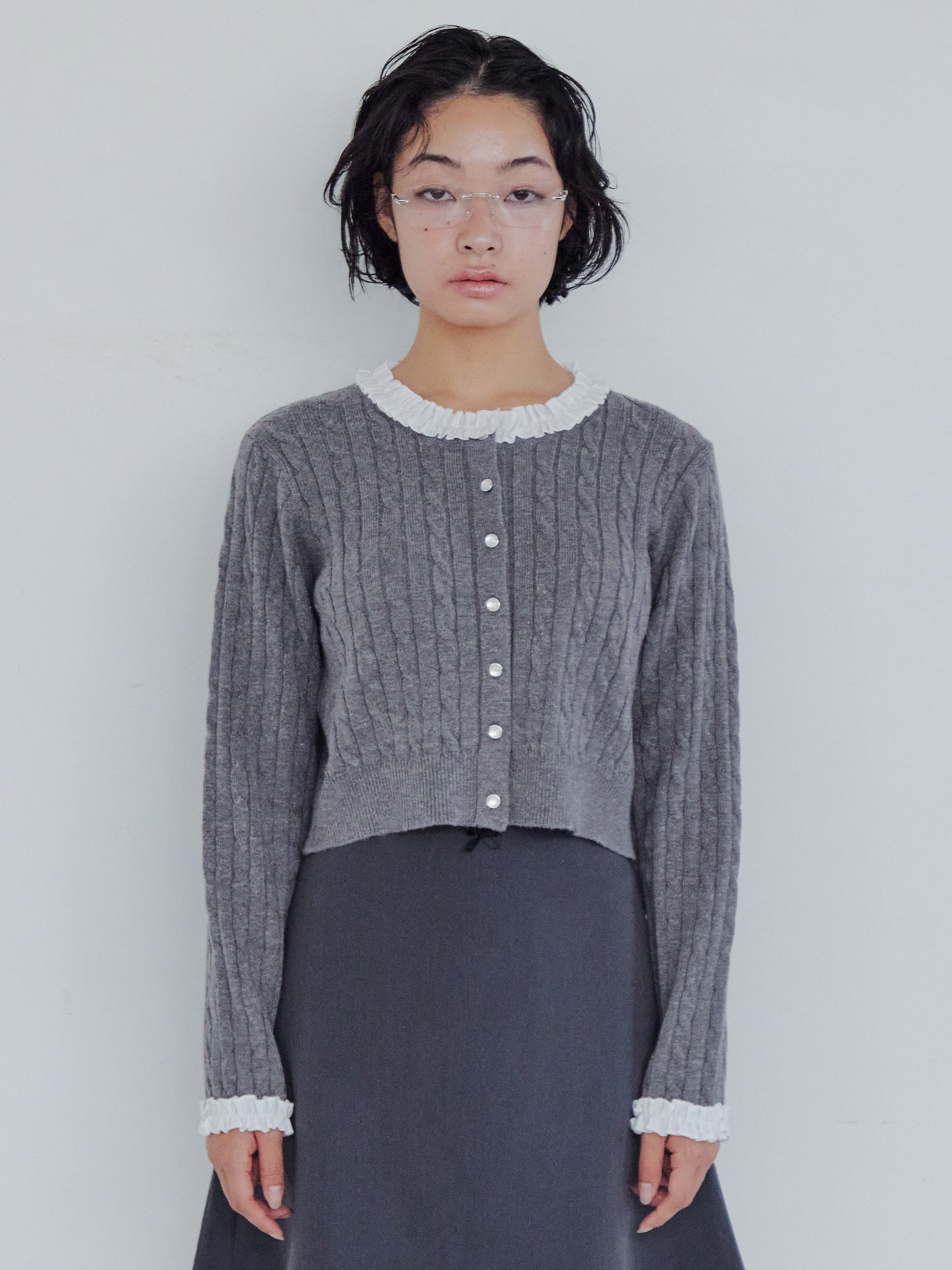 Frilly cable knit cardigan グレー size:M model:161cm 富樫かなえ