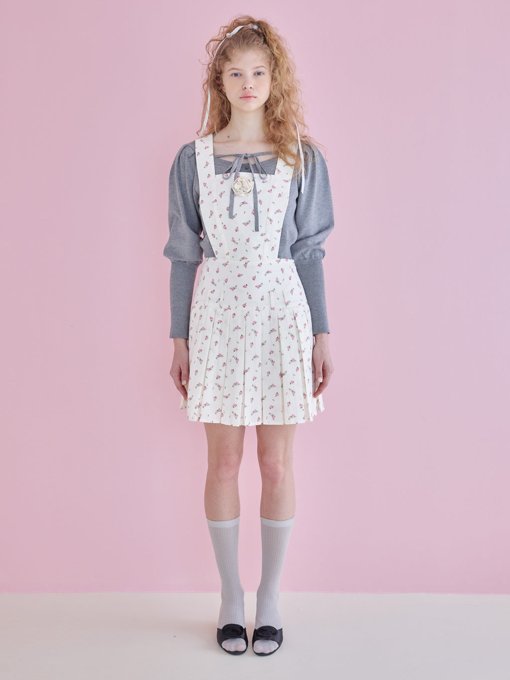 Rose pleated apron dress ホワイト size:M model:173cm Olesia