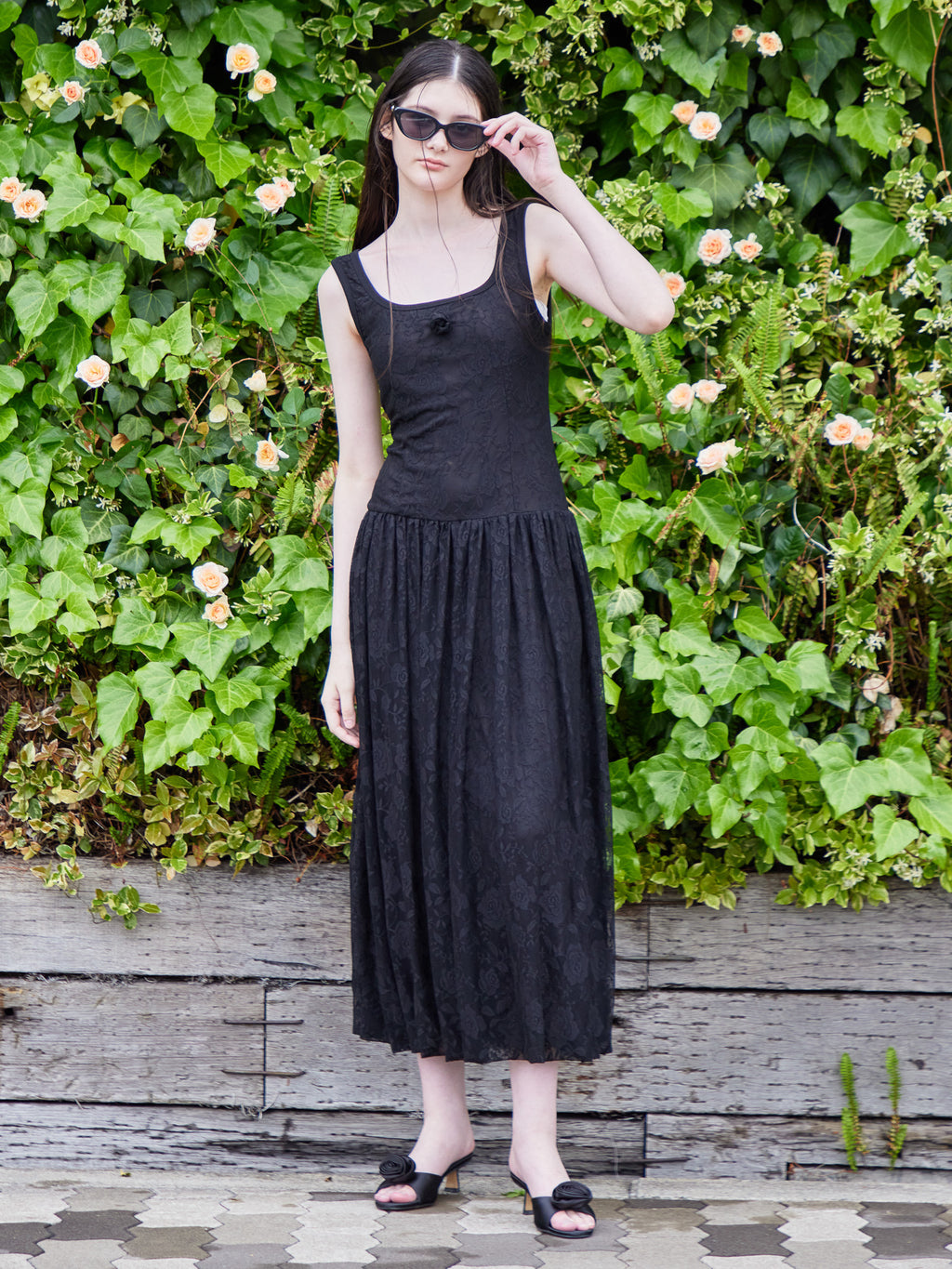 Low switching rose lace dress ブラック size:M model:170cm ALICE