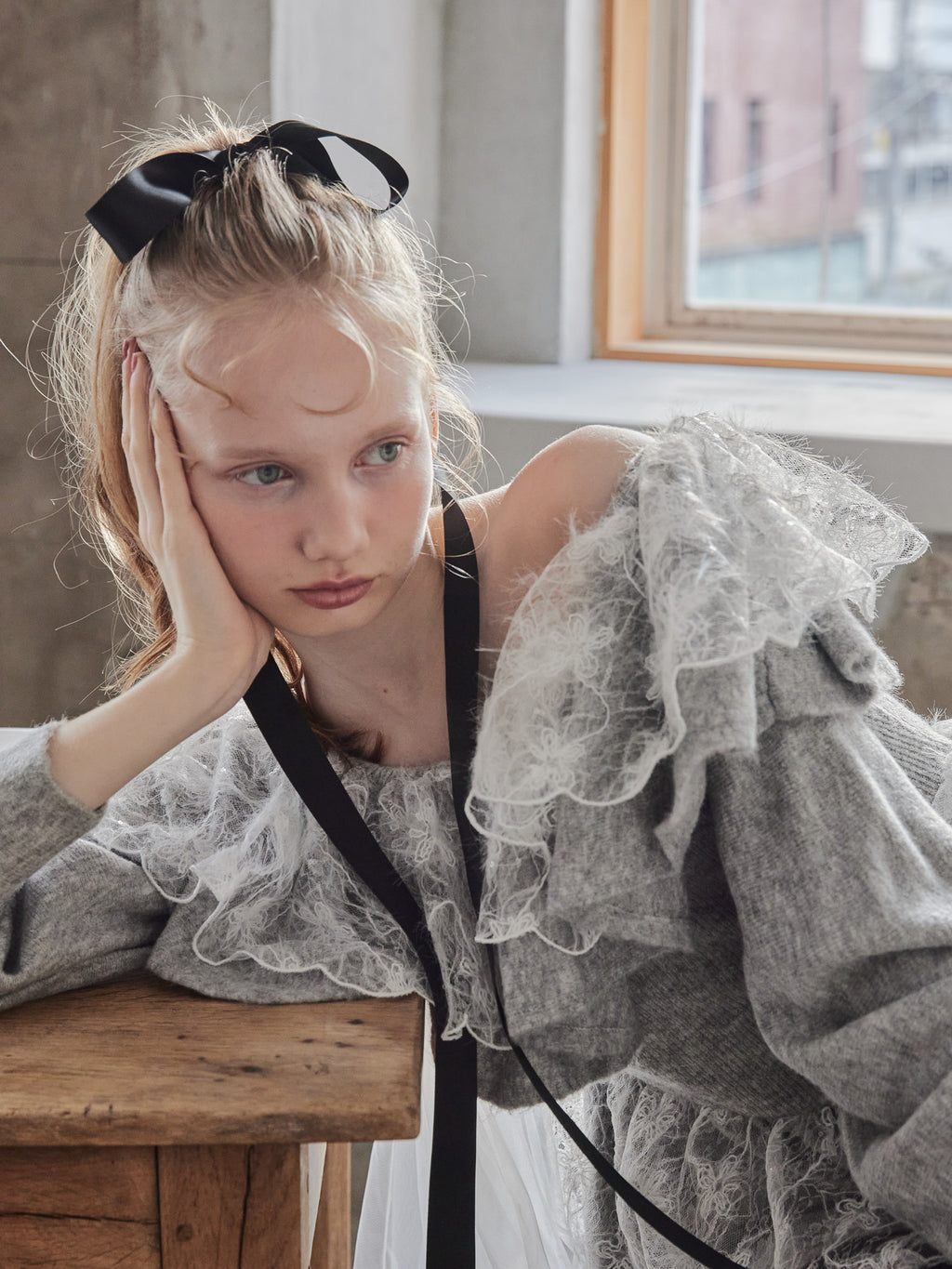 Shiny lace frill knit top グレー size:M model:173cm DASHA.G