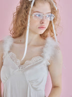 Fur shoulder satin camisole ホワイト size:M model:173cm Olesia