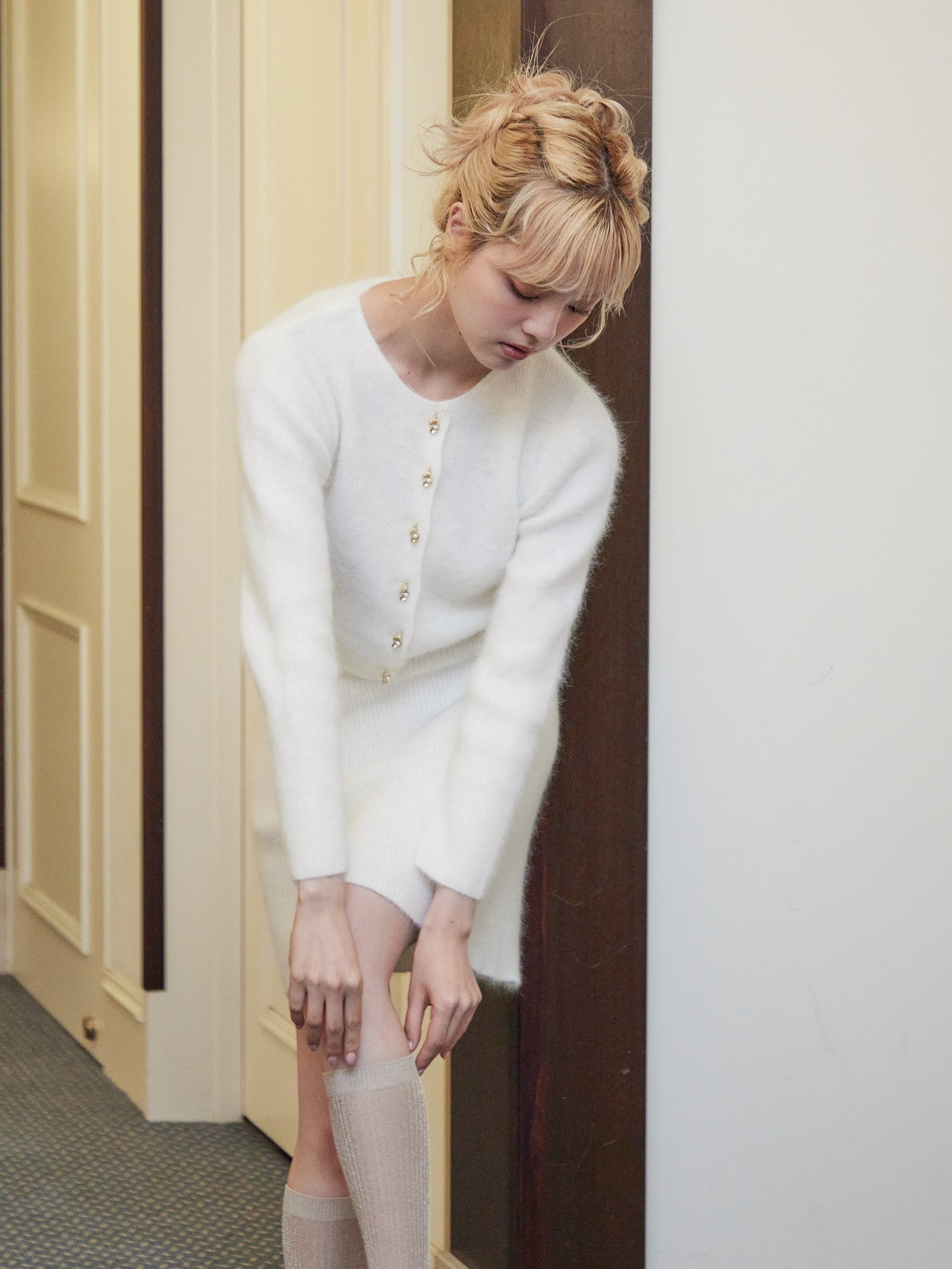 Shell button shaggy cardigan ホワイト size:M model:163cm MINAMI