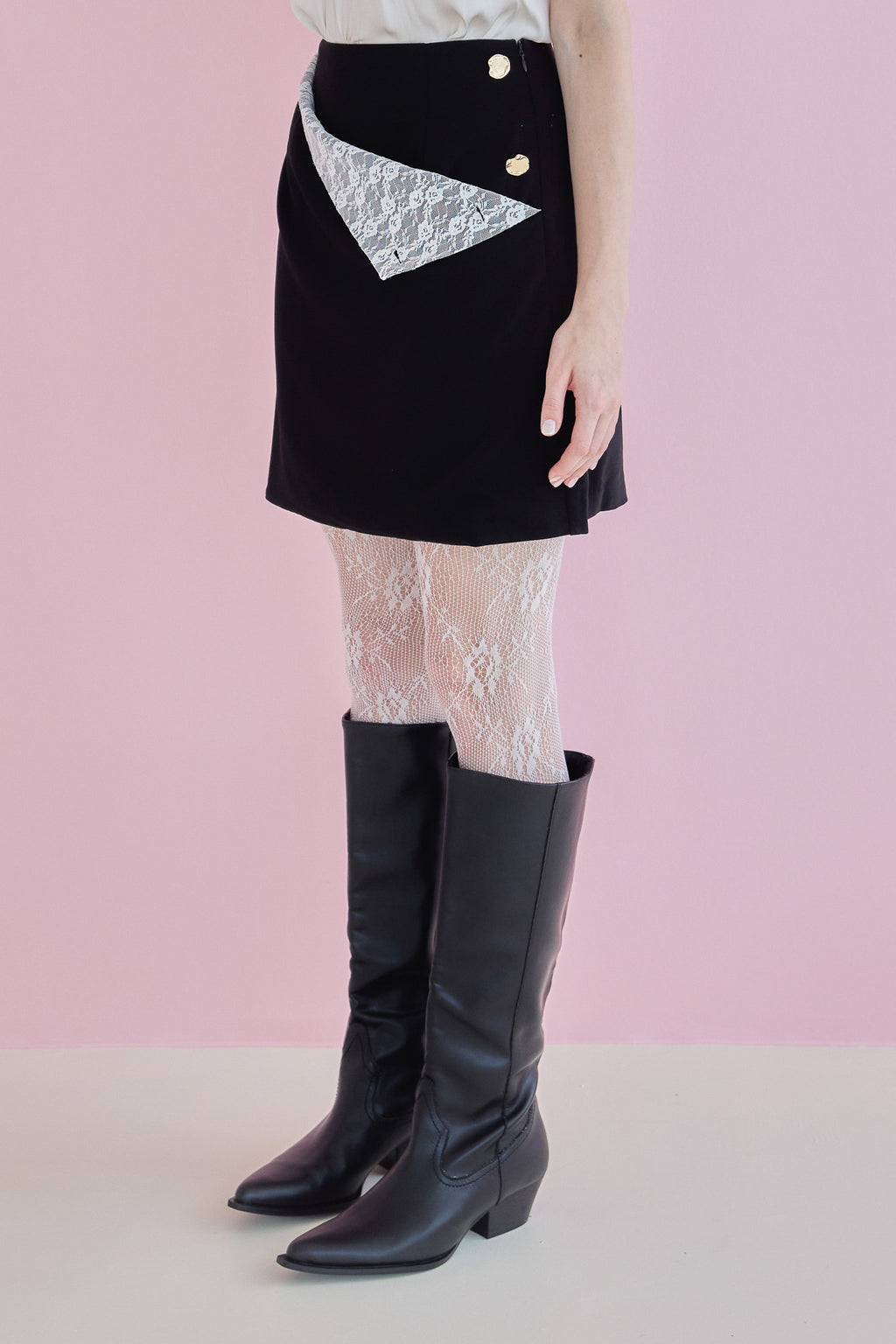 Lace lined mini skirt ブラック size:M model:173cm Olesia