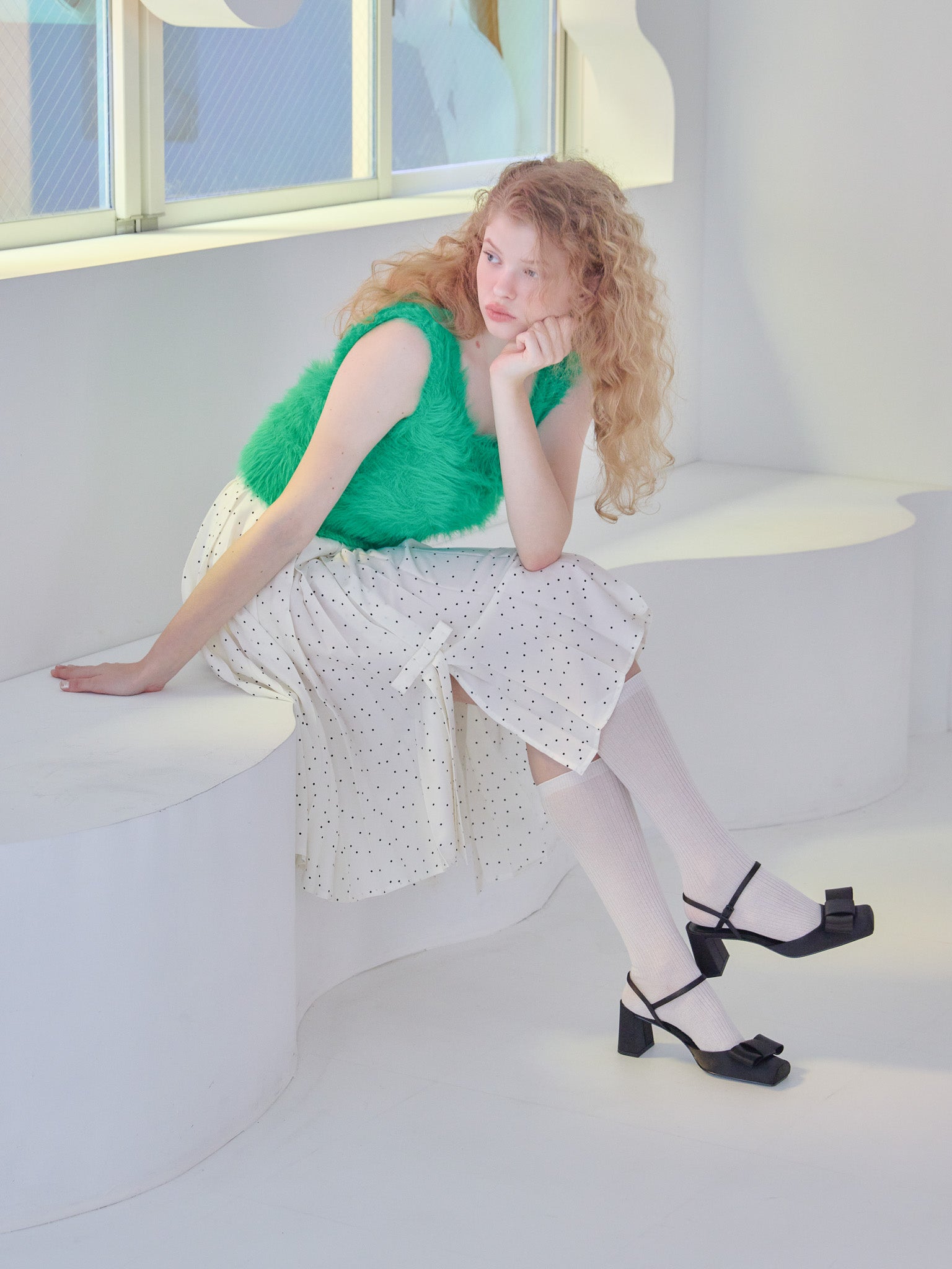 Ribbon slit pleated skirt ドット size:M model:173cm Olesia
