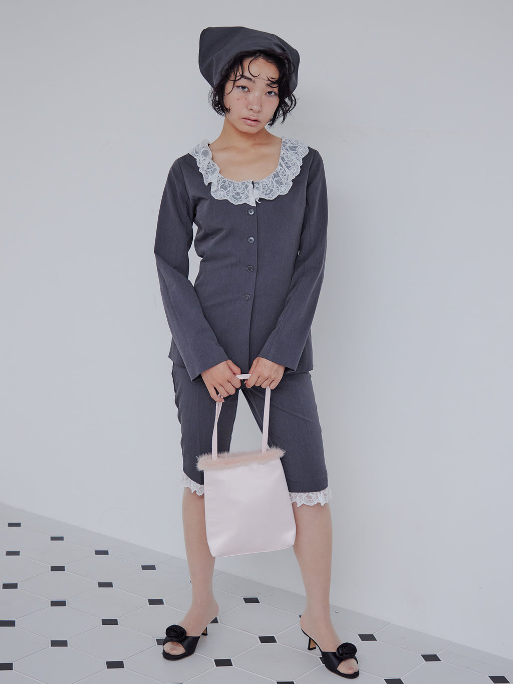 Lace trimmed tailored blouse グレー size:M model:161cm 富樫かなえ