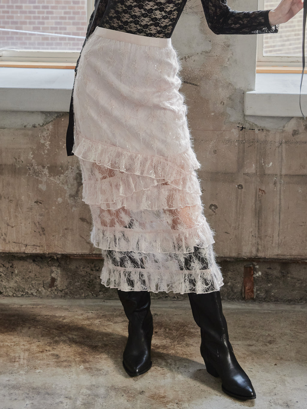 Shiny lace tiered skirt ピンク size:M model:173cm DASHA.G