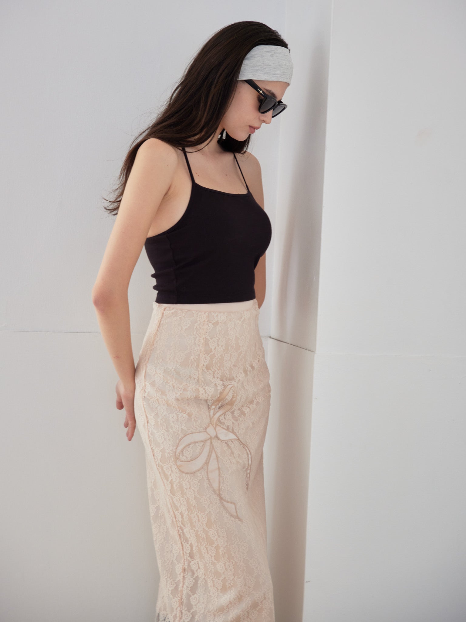 Ribbon embroidered lace tight skirt ピンク