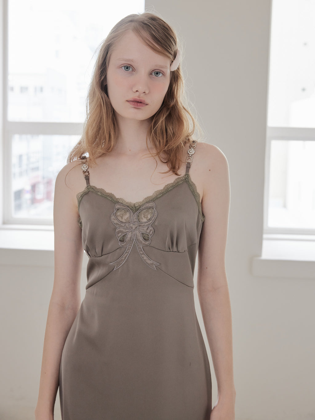 Ribbon embroidered satin cami dress モカ size:M model:173cm DASHA.G