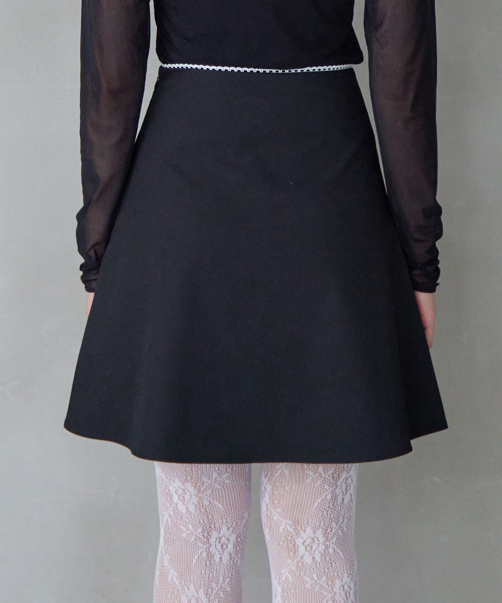 Hem flare mini skirt ブラック size:M model:161cm 富樫かなえ