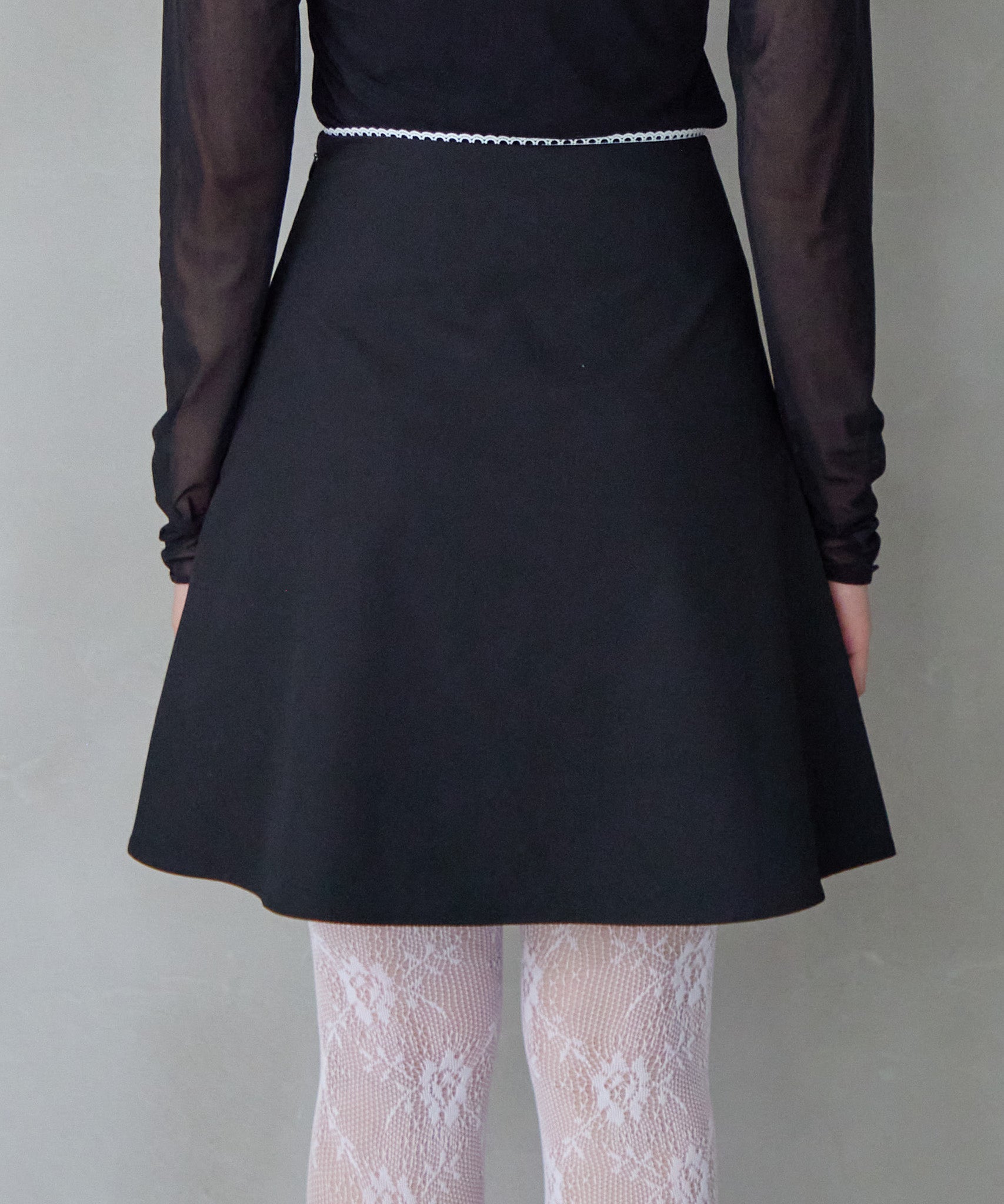 Hem flare mini skirt ブラック size:M model:161cm 富樫かなえ
