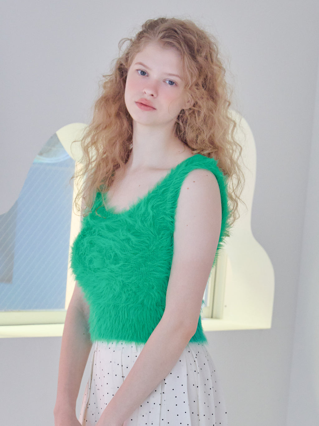 Back open shaggy knit tank top グリーン size:M model:173cm Olesia