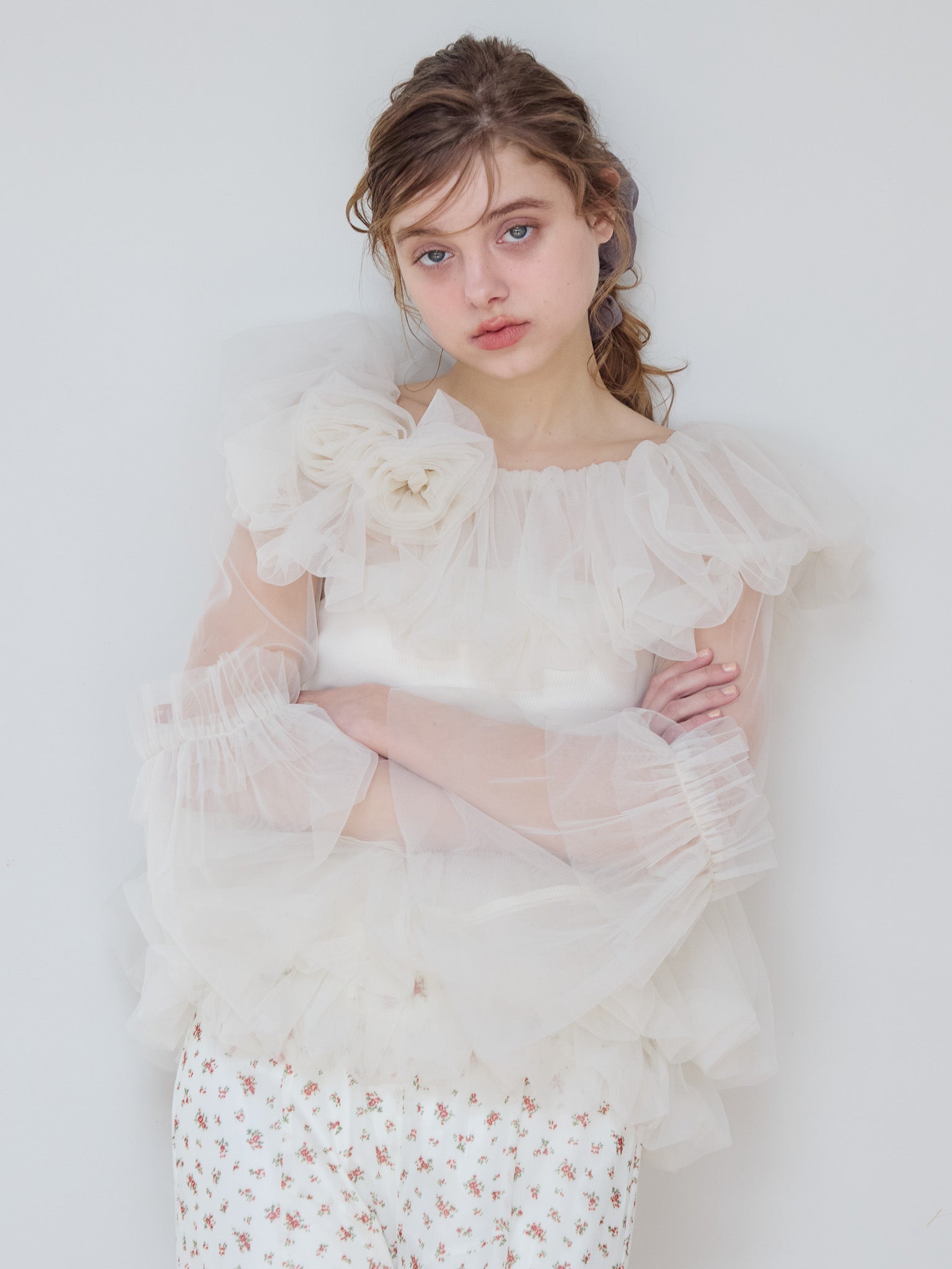 トップス etre loin Rose tulle off shoulder blouse Rose tulle off shoulder blouse – être loin