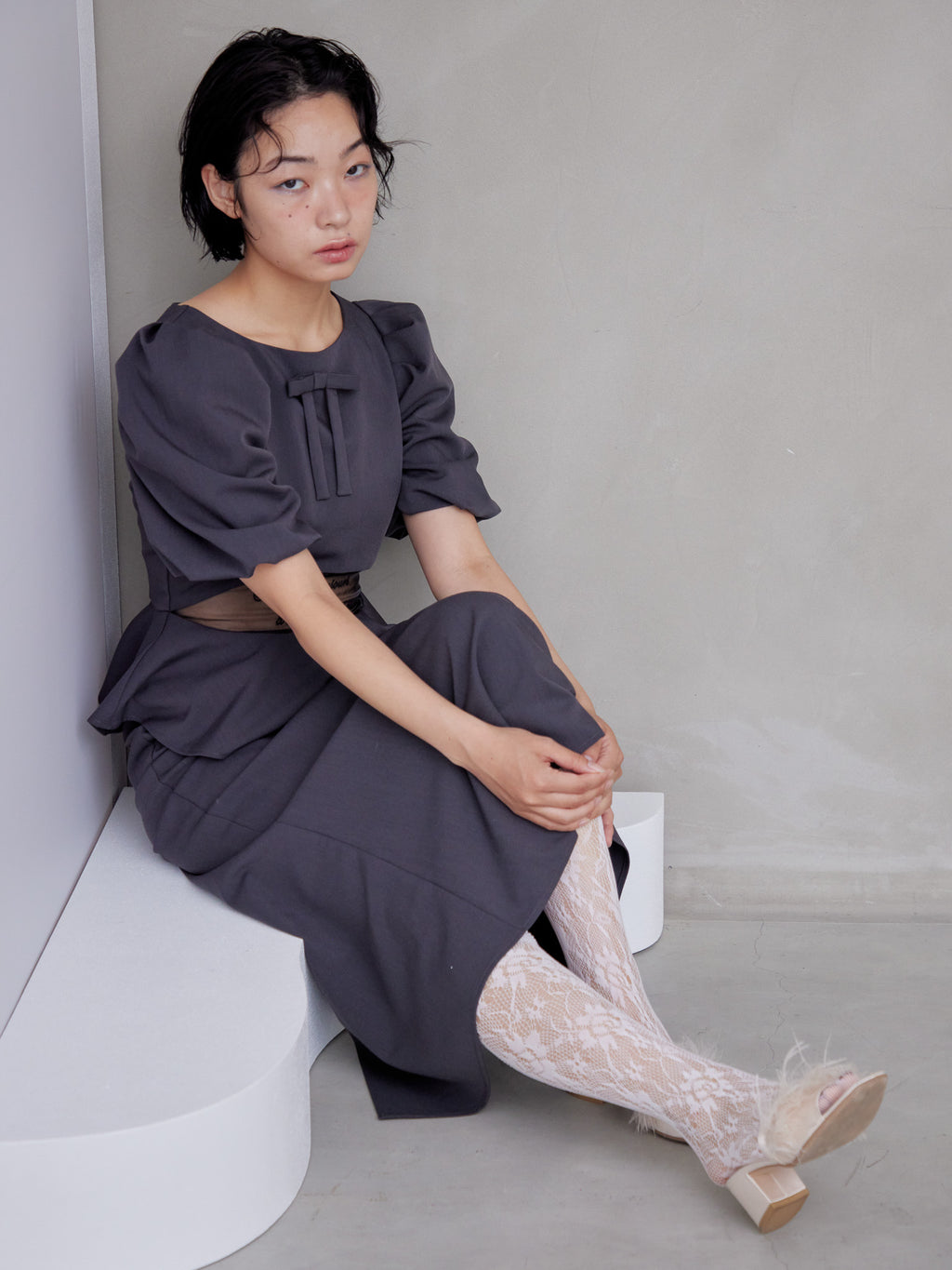 Sheer embroidered puff sleeve dress グレー size:M model:161cm 富樫かなえ