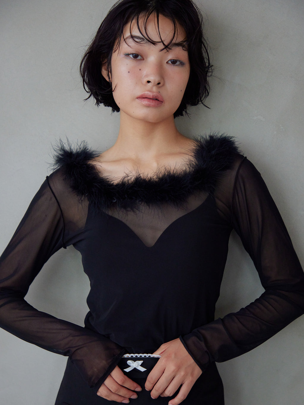 Fur trimmed sheer top ブラック size:M model:161cm 富樫かなえ