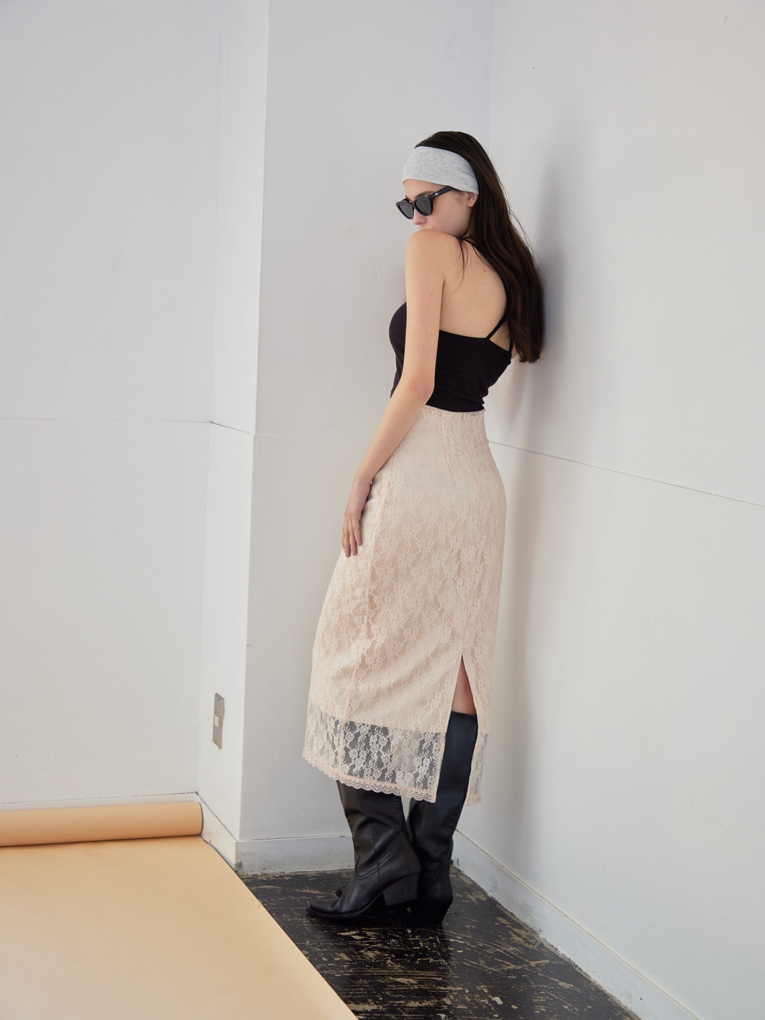 Ribbon embroidered lace tight skirt ピンク