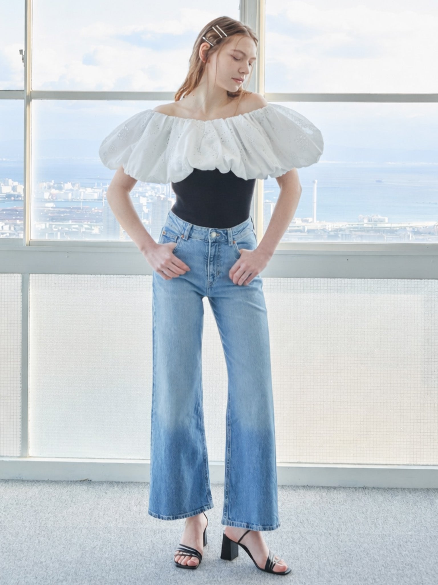 Embroidered balloon collar knit top ブラック×ホワイト size:M model:171cm ANIUTA