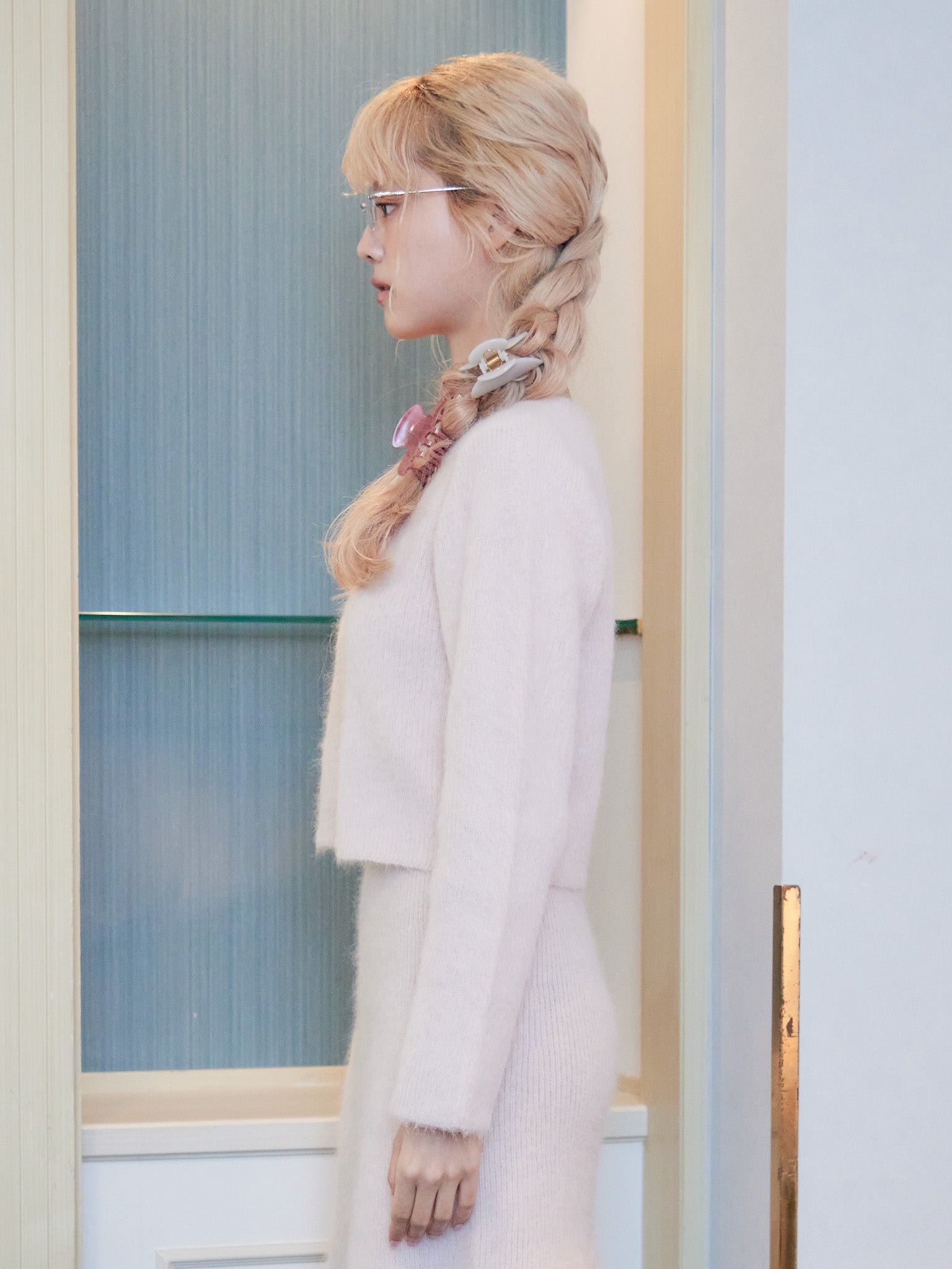 Shell button shaggy cardigan ピンクベージュ size:M model:163cm MINAMI