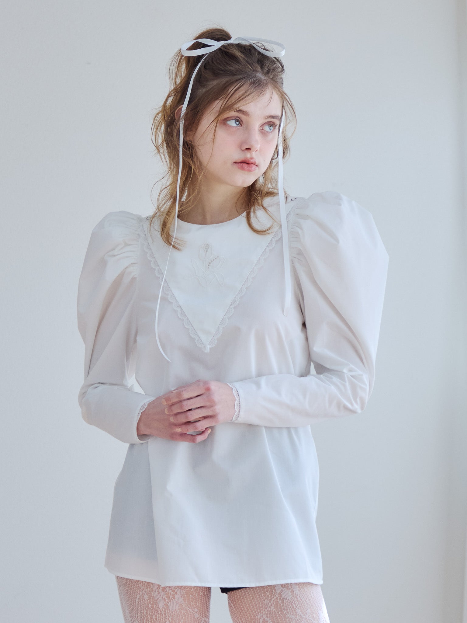 Tulip embroidered volume sleeve blouse ホワイト size:M model:174cm KATERYNA